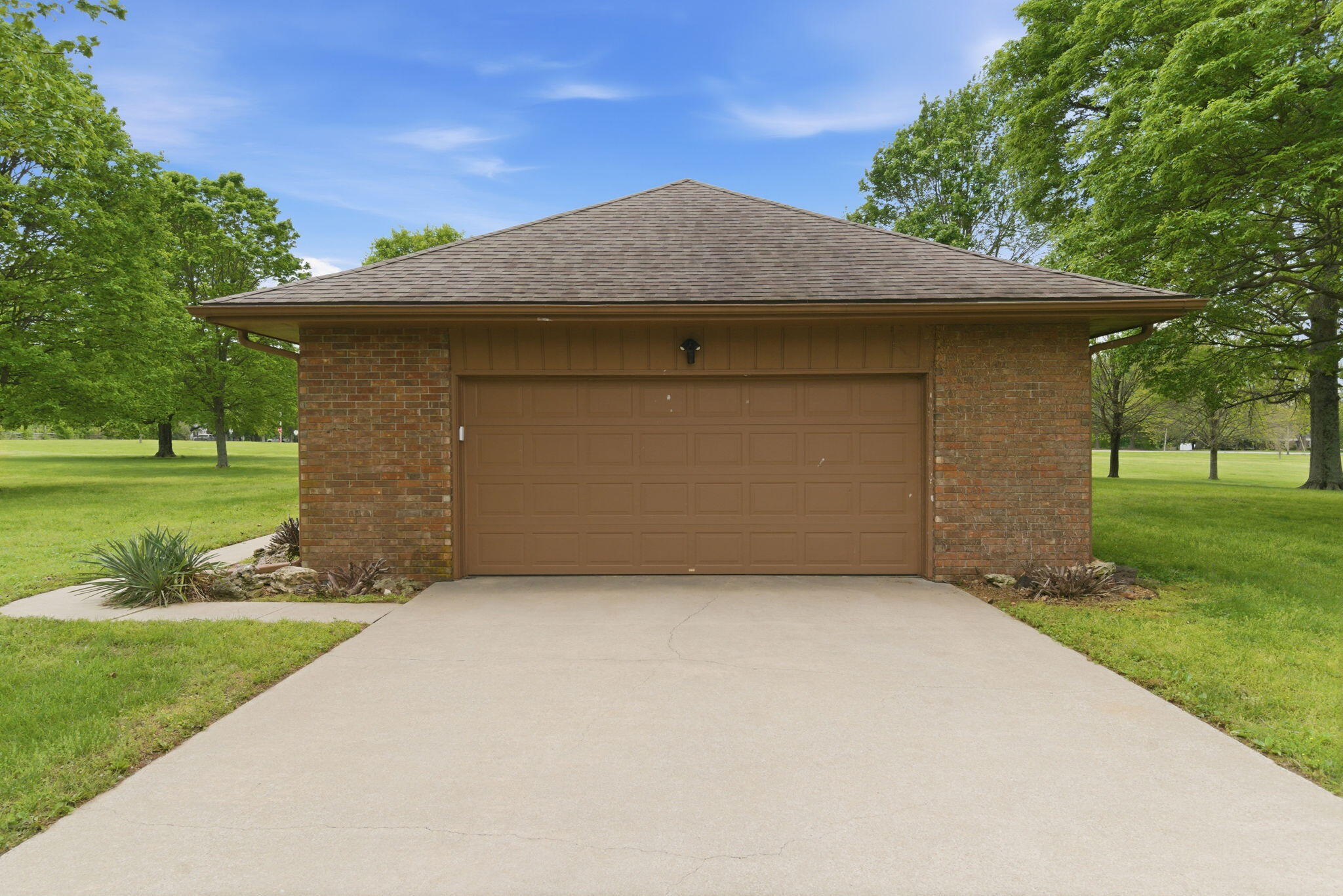 main property photo 49