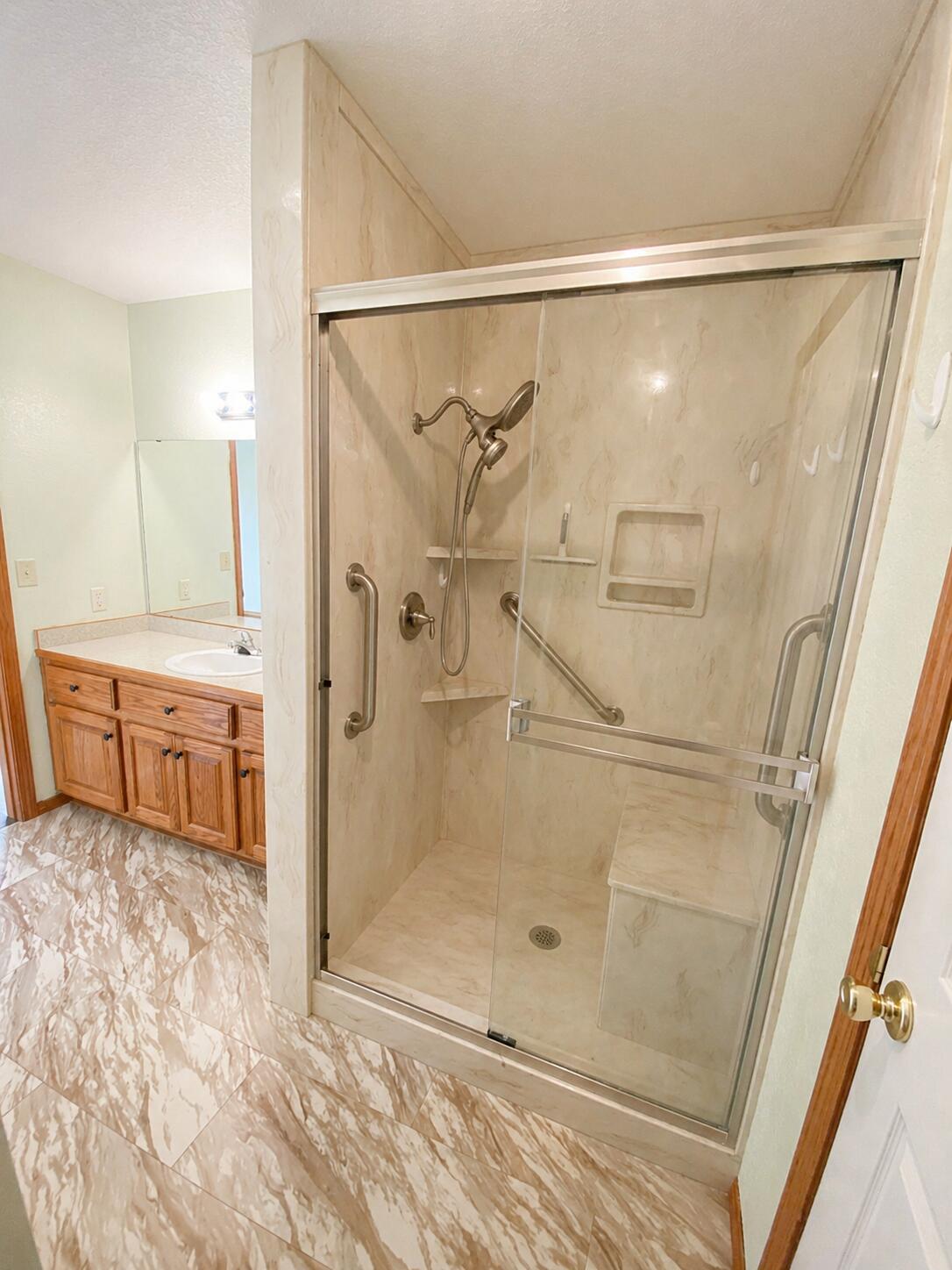 property viewer photo 18