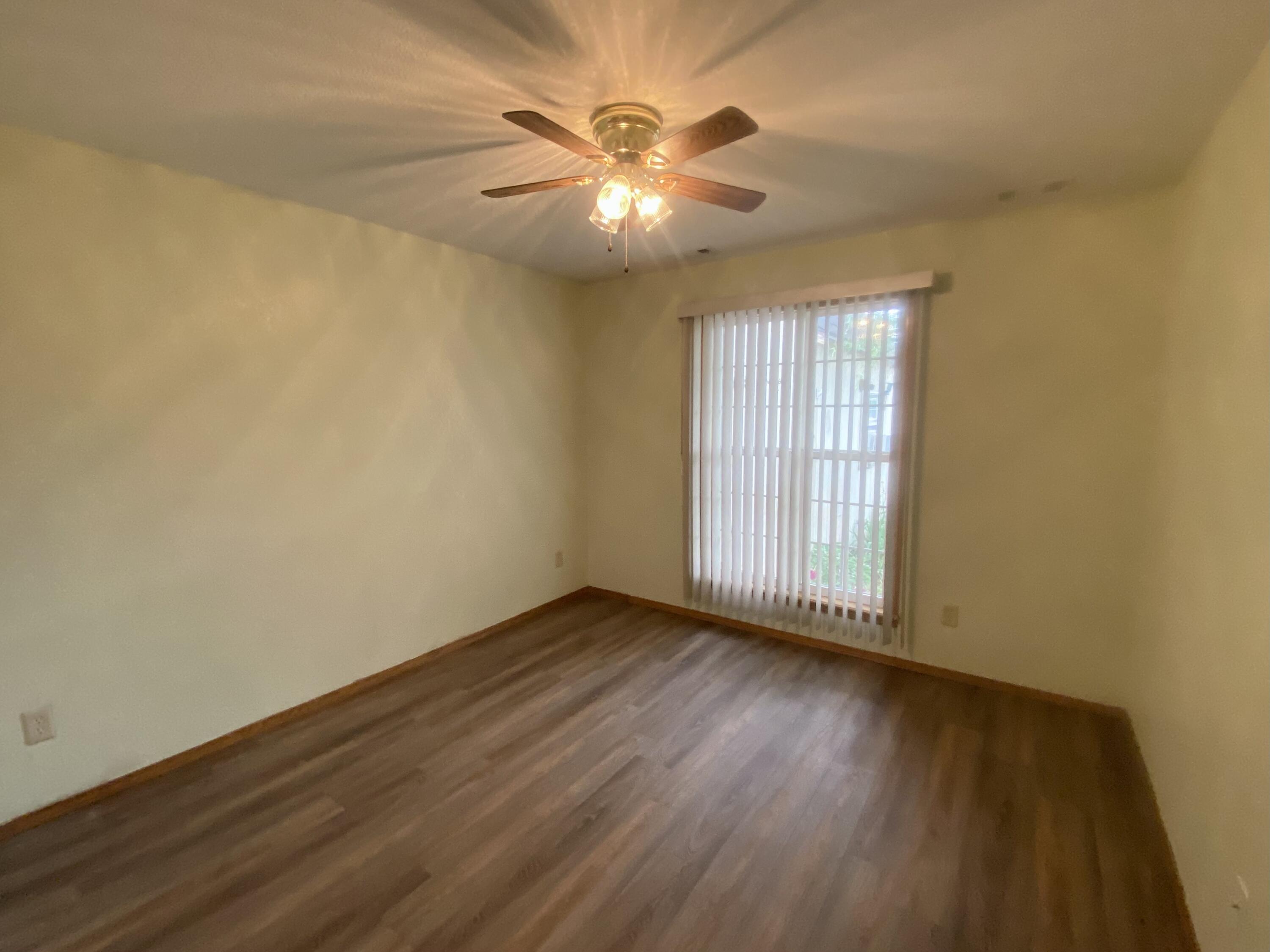 property viewer photo 23