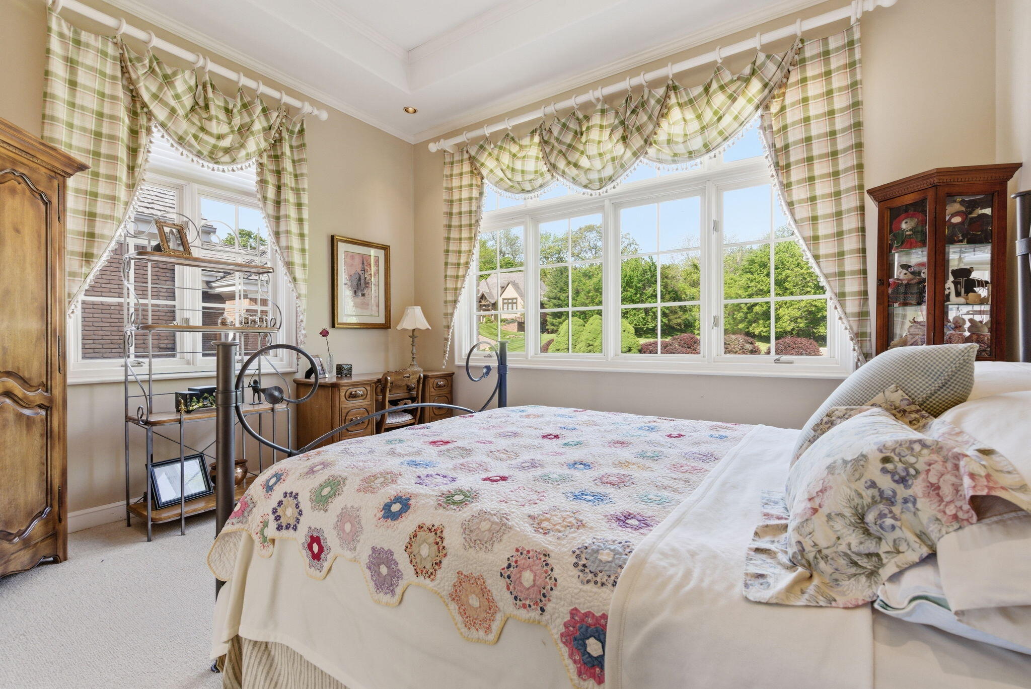 main property photo 28