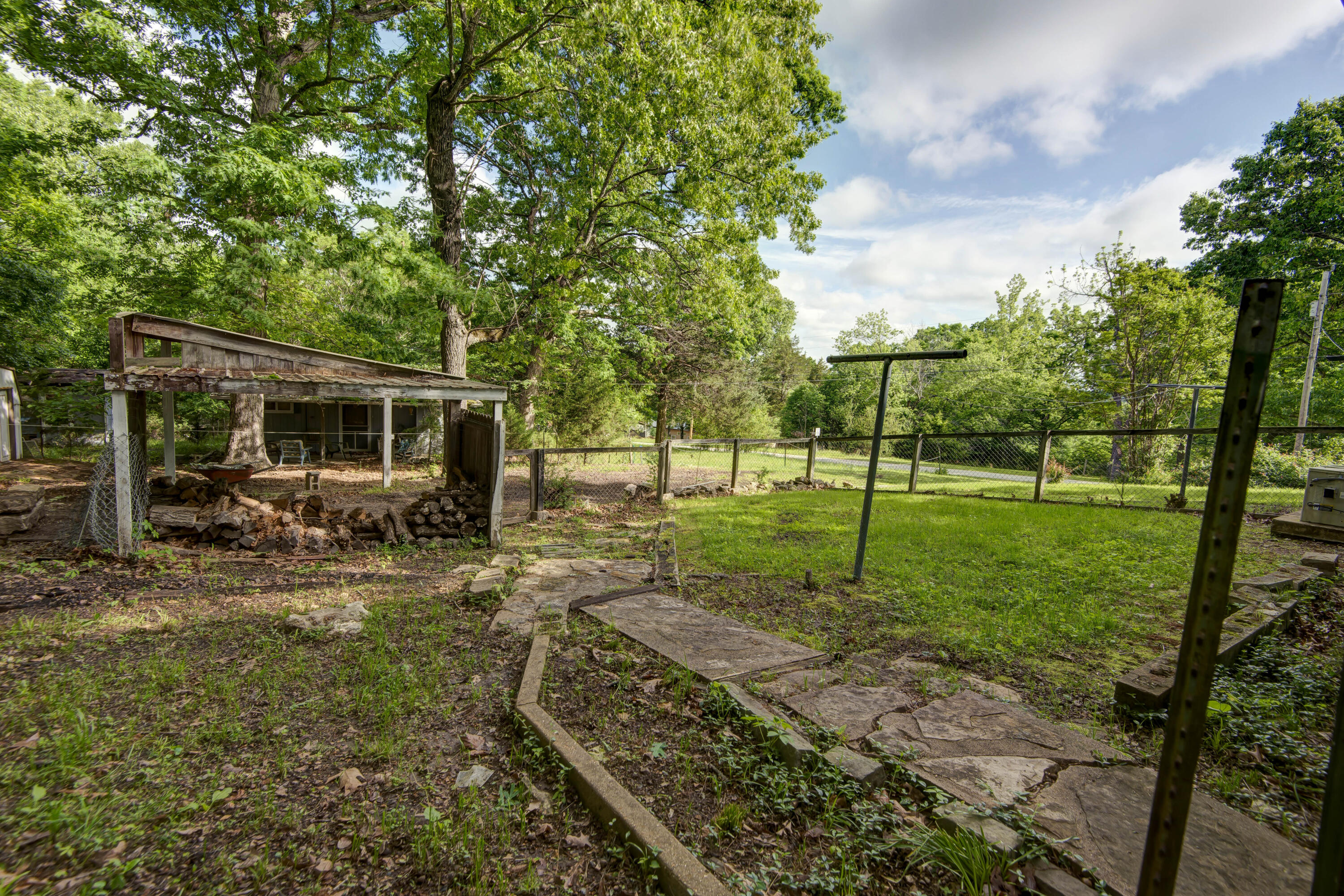 main property photo 40