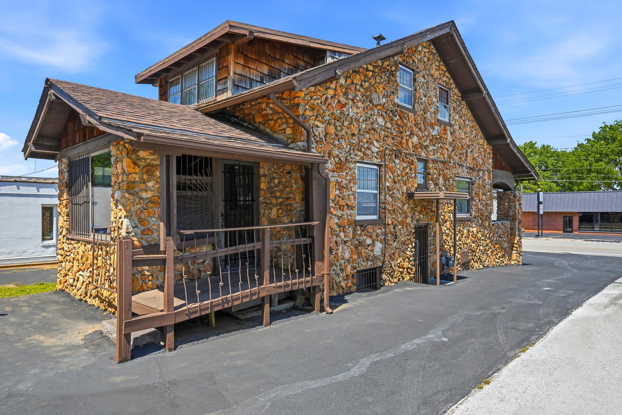 main property photo 24