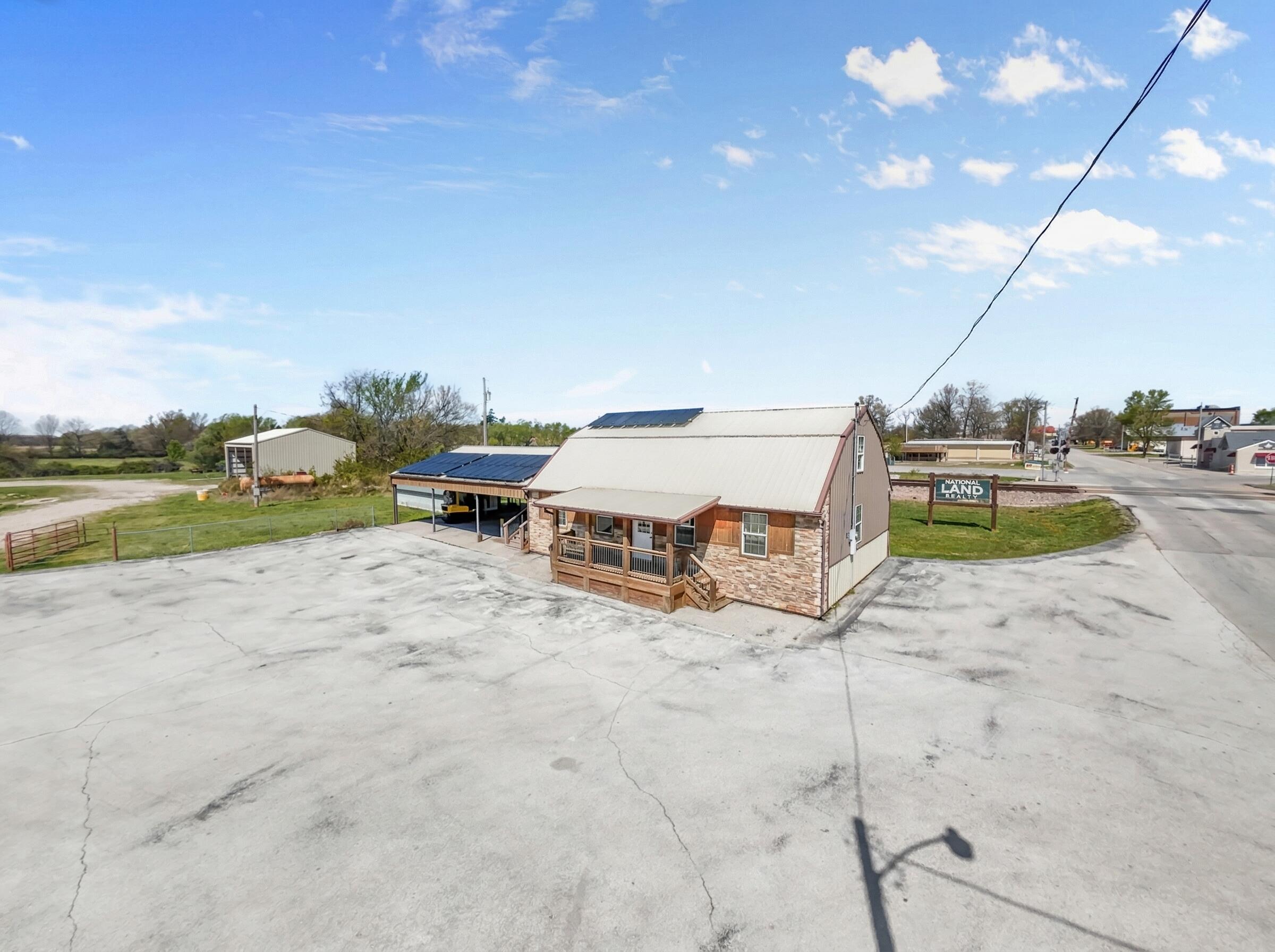 main property photo 37