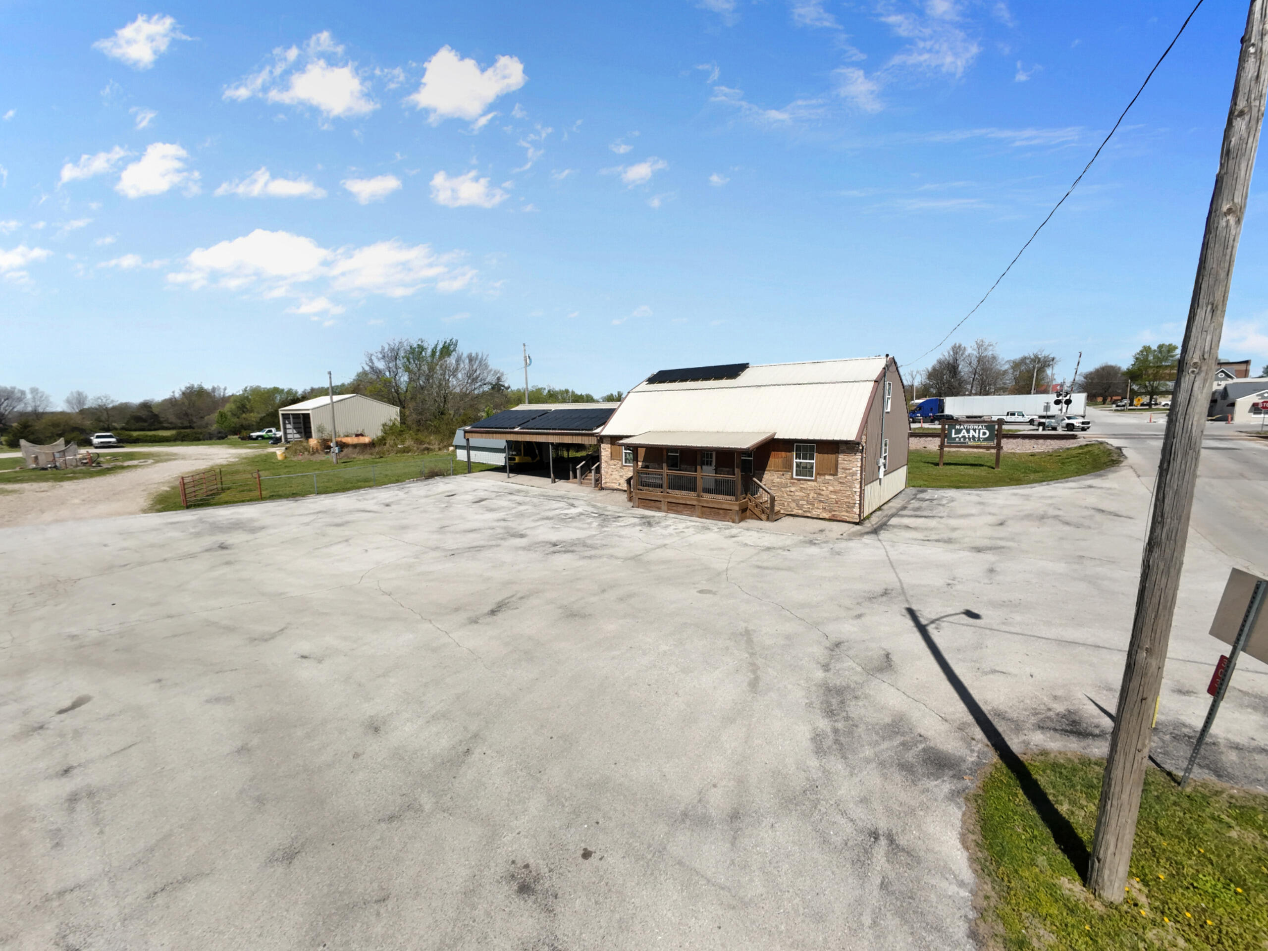 main property photo 45