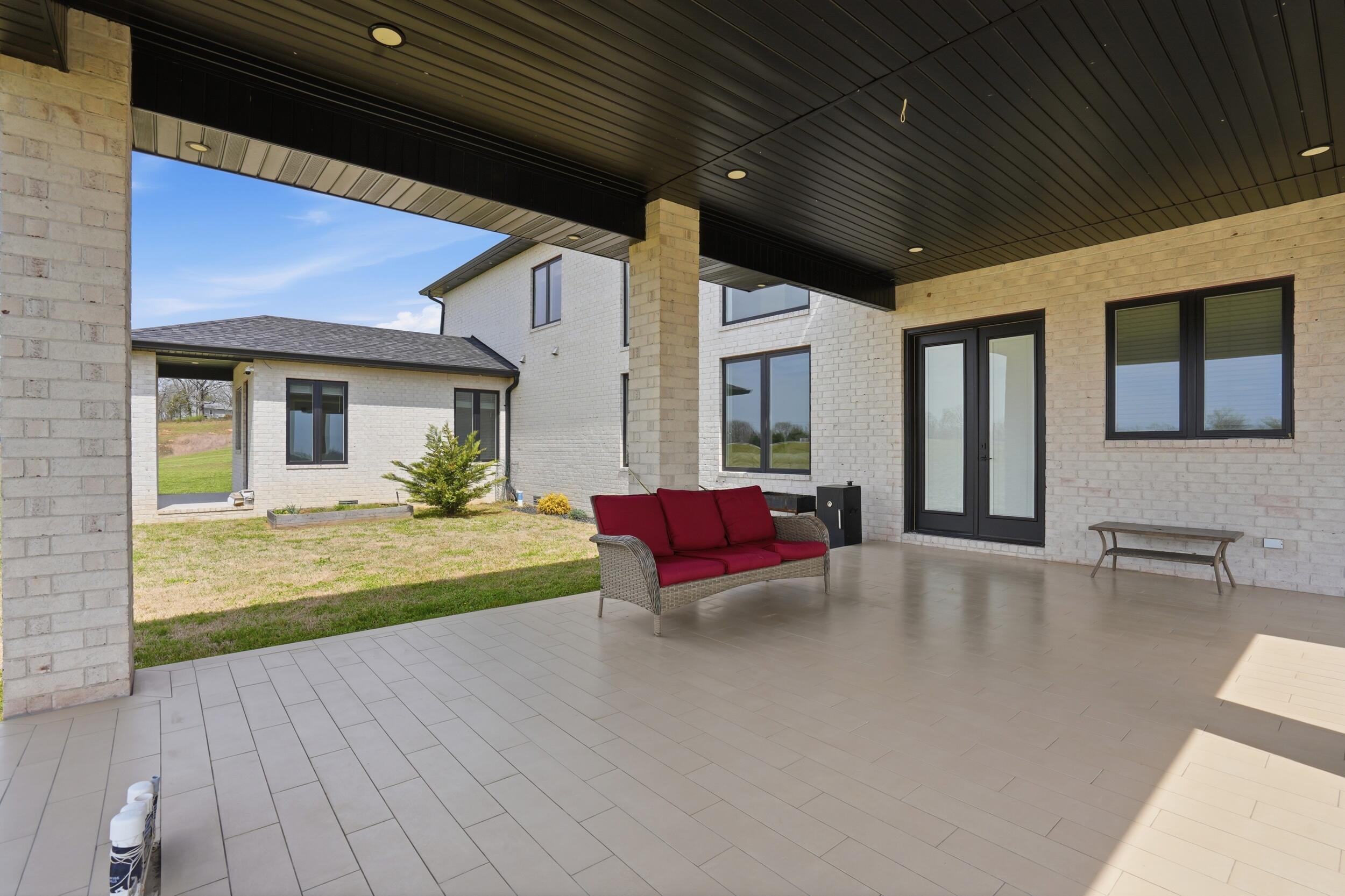 main property photo 41