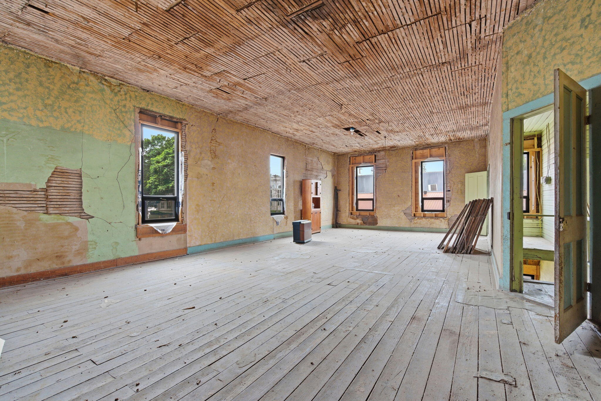main property photo 23