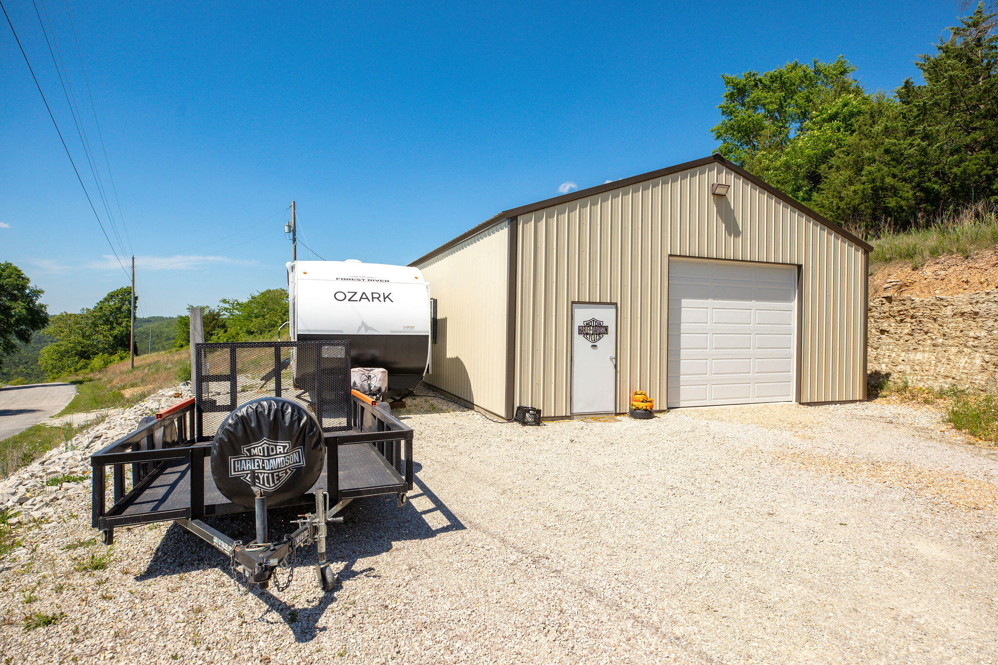 main property photo 25