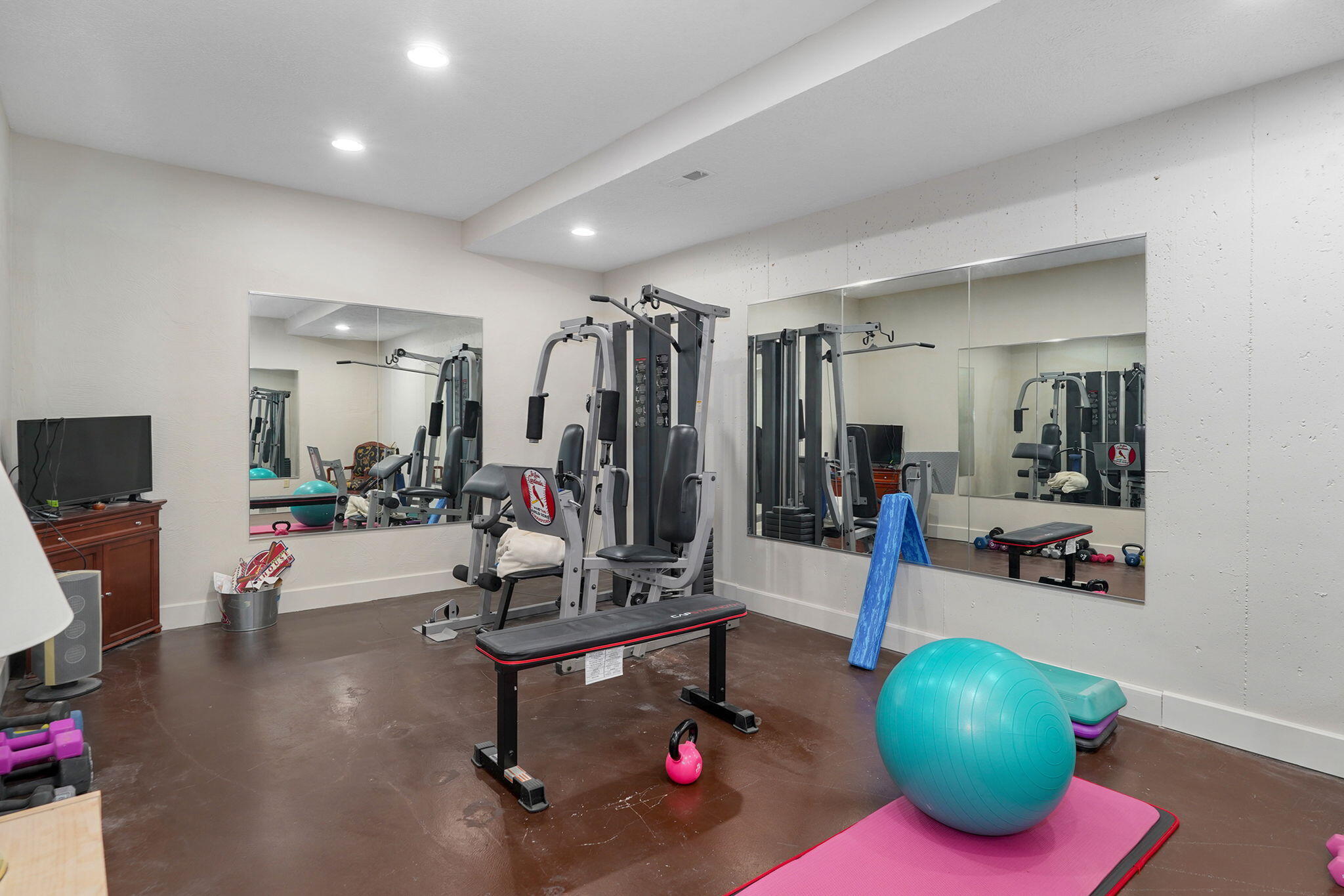 main property photo 90