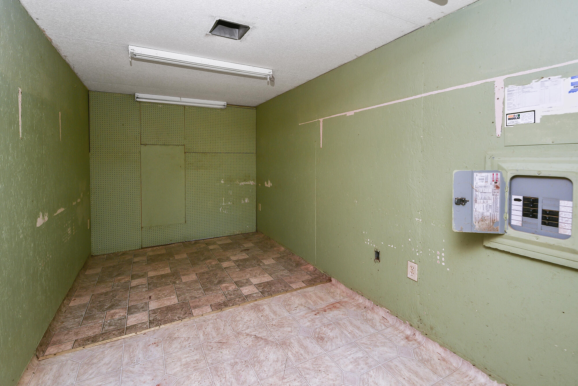main property photo 90
