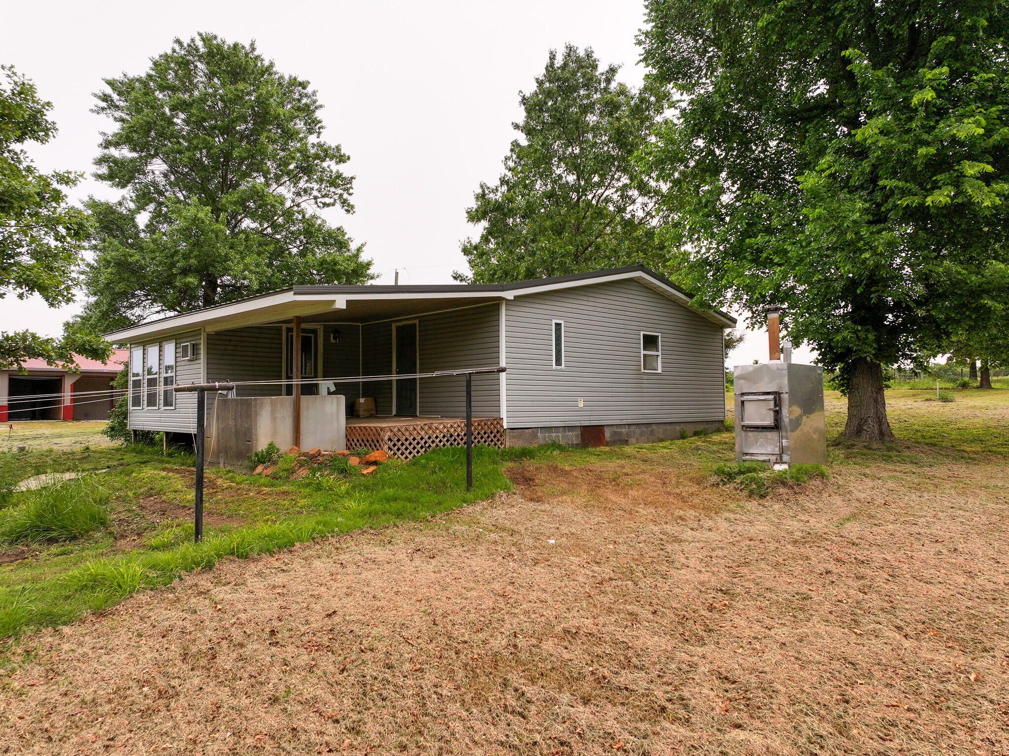 main property photo 16