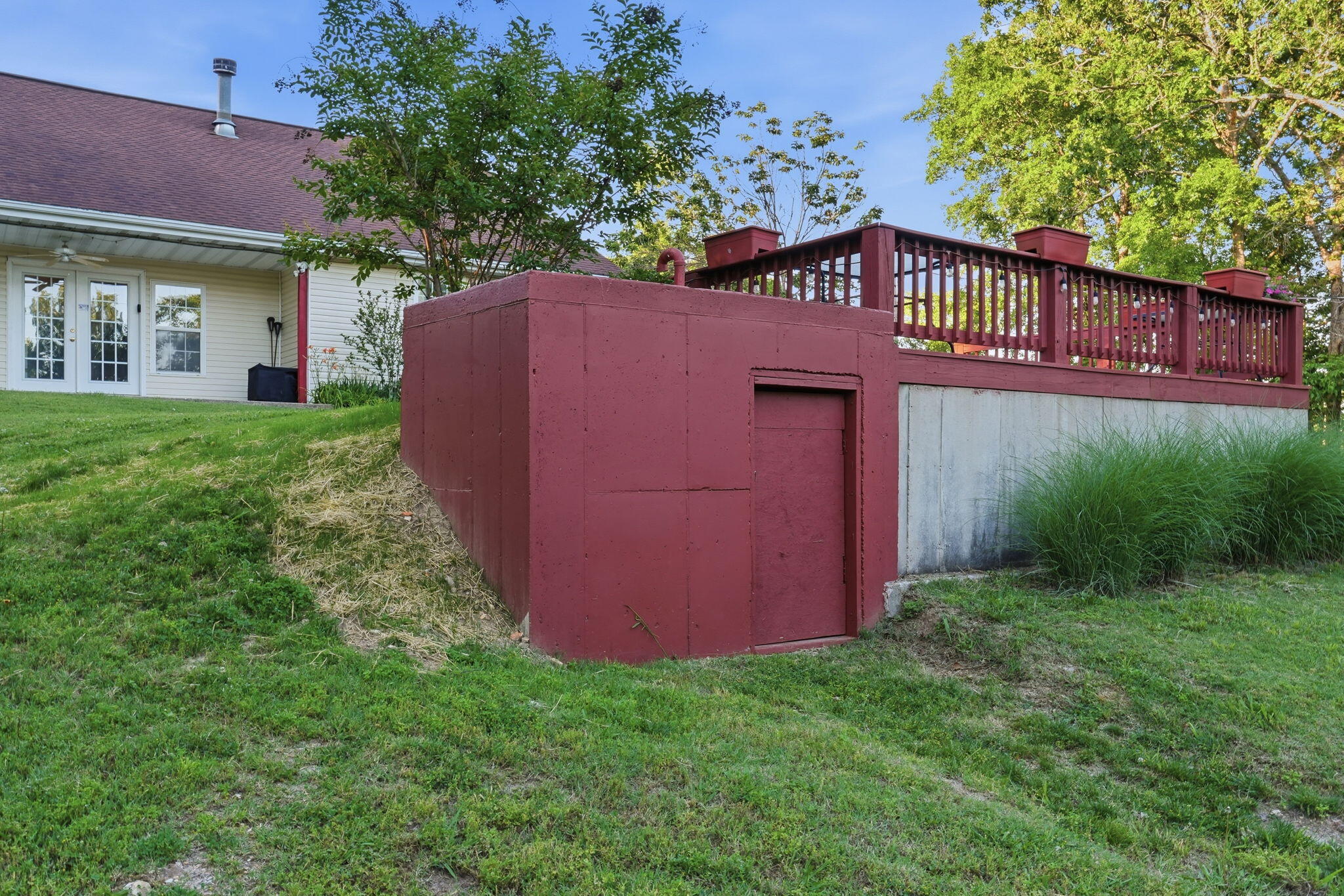 main property photo 34