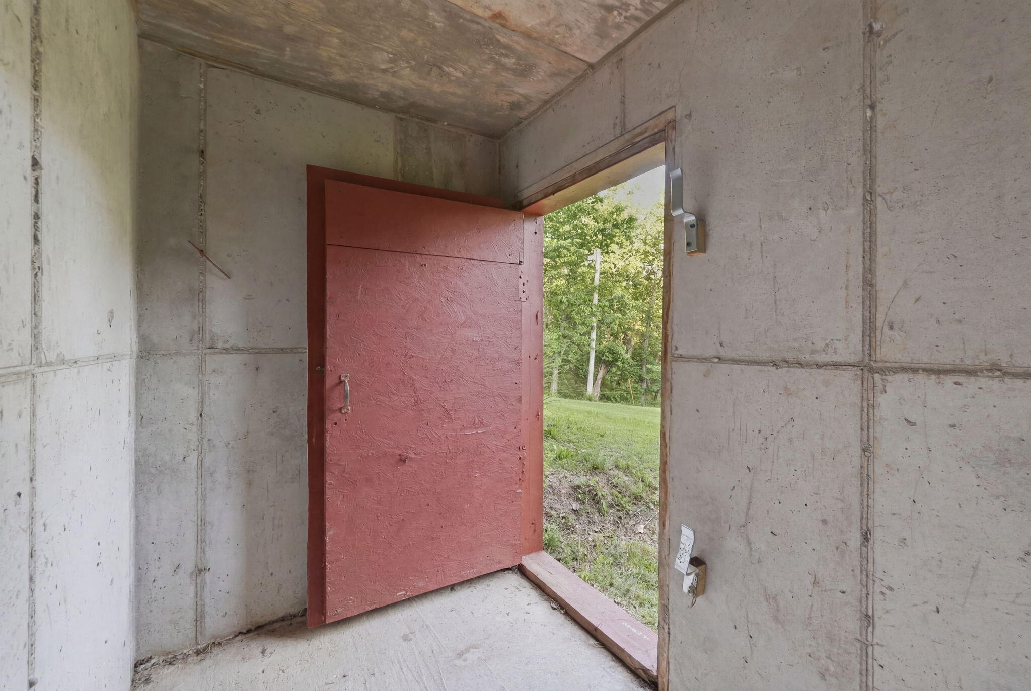main property photo 35