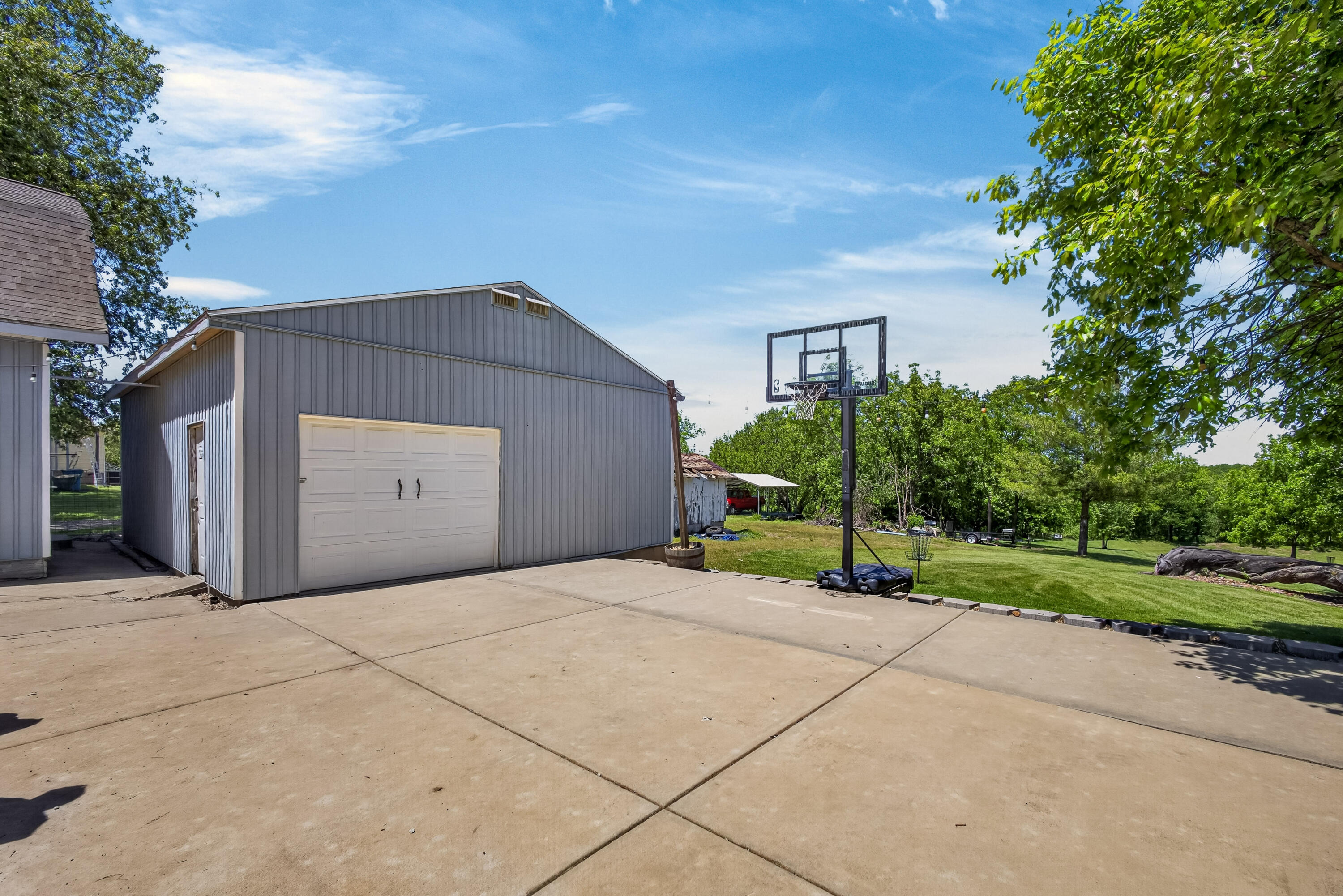 main property photo 45