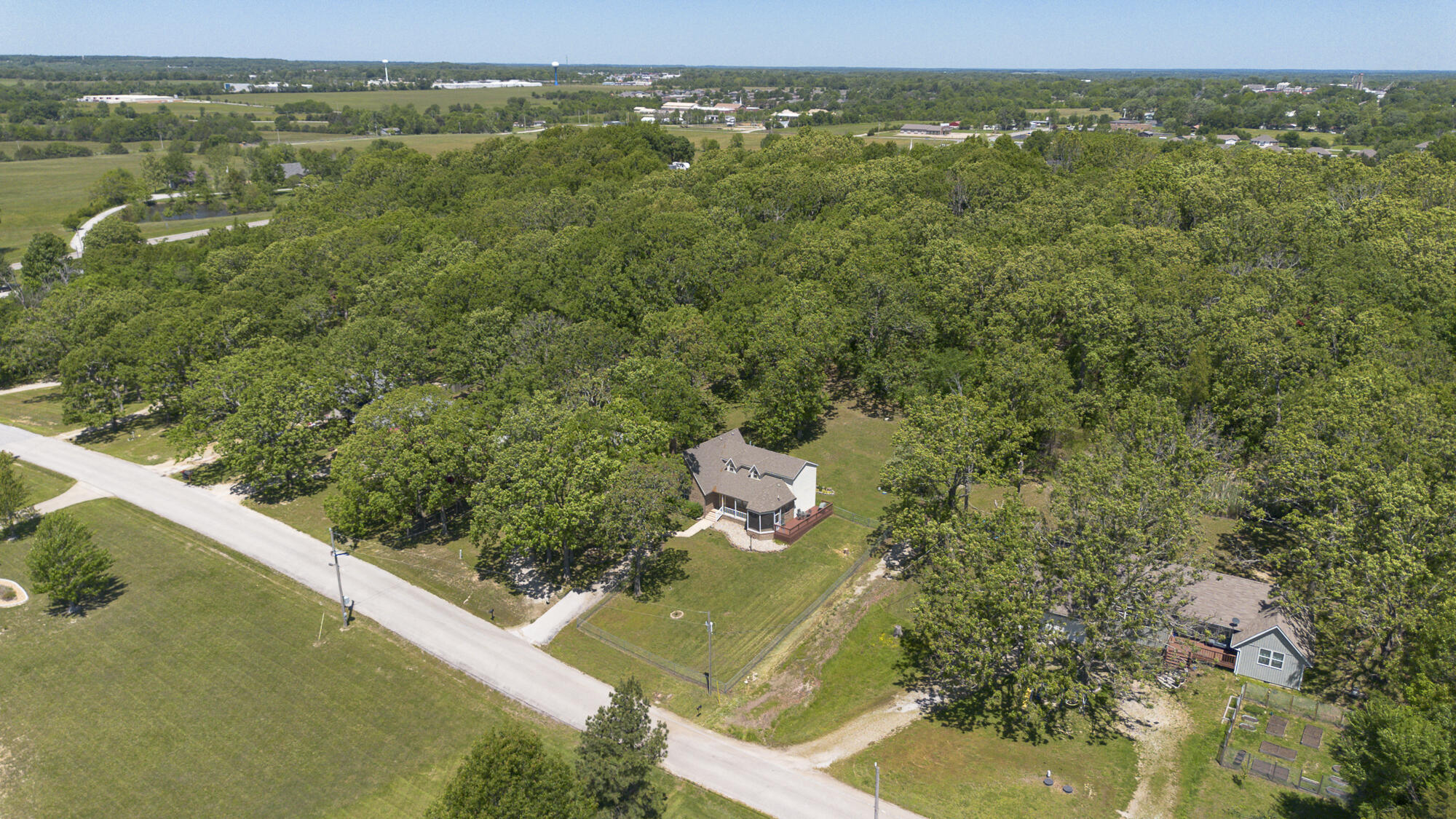 main property photo 44