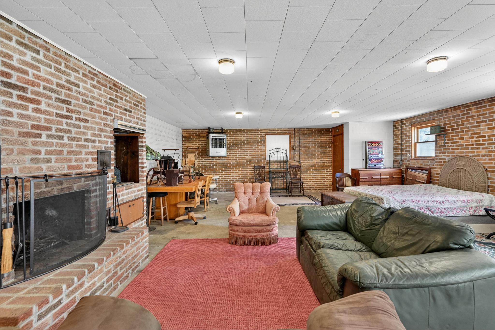 main property photo 75