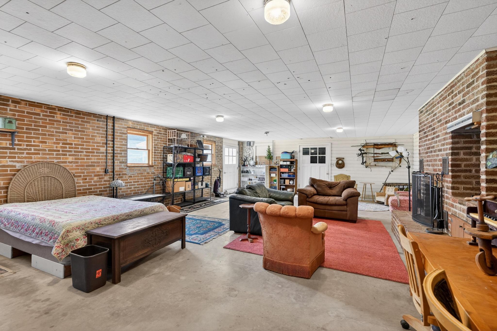 main property photo 78
