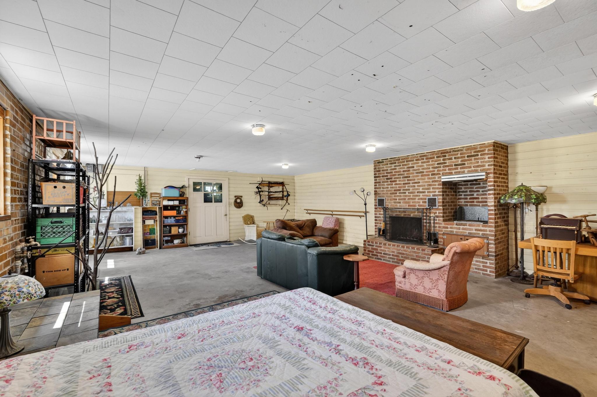 main property photo 79