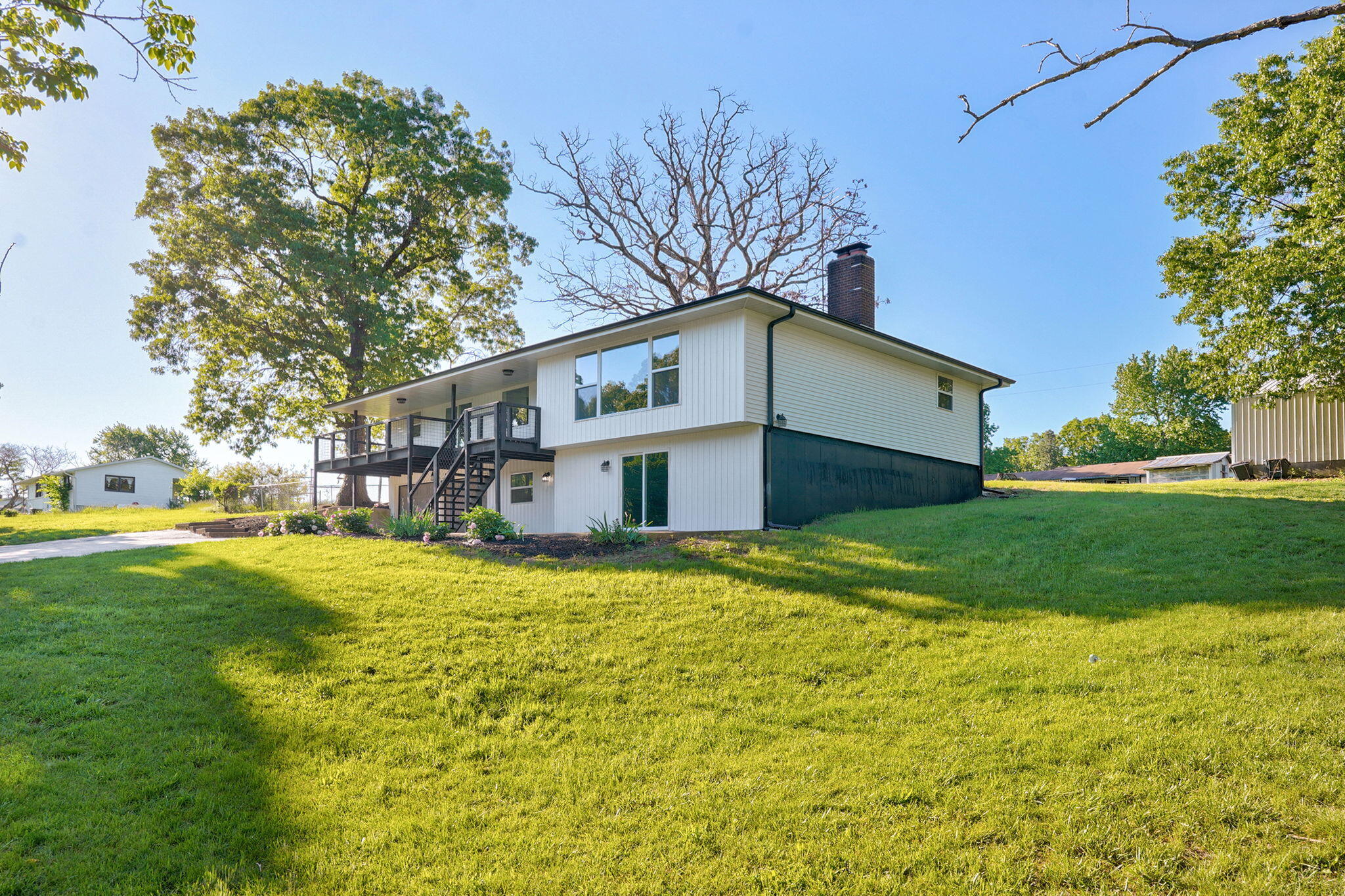main property photo 37