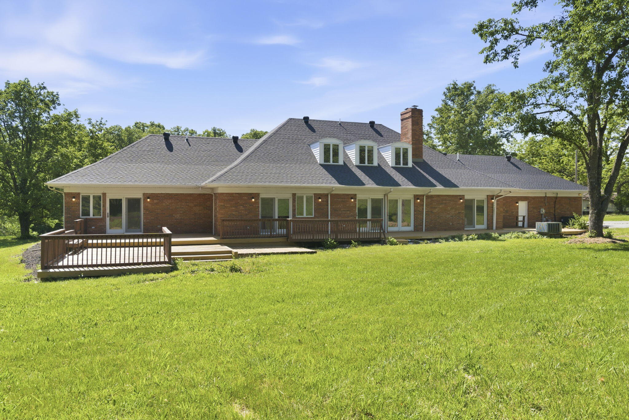 main property photo 33
