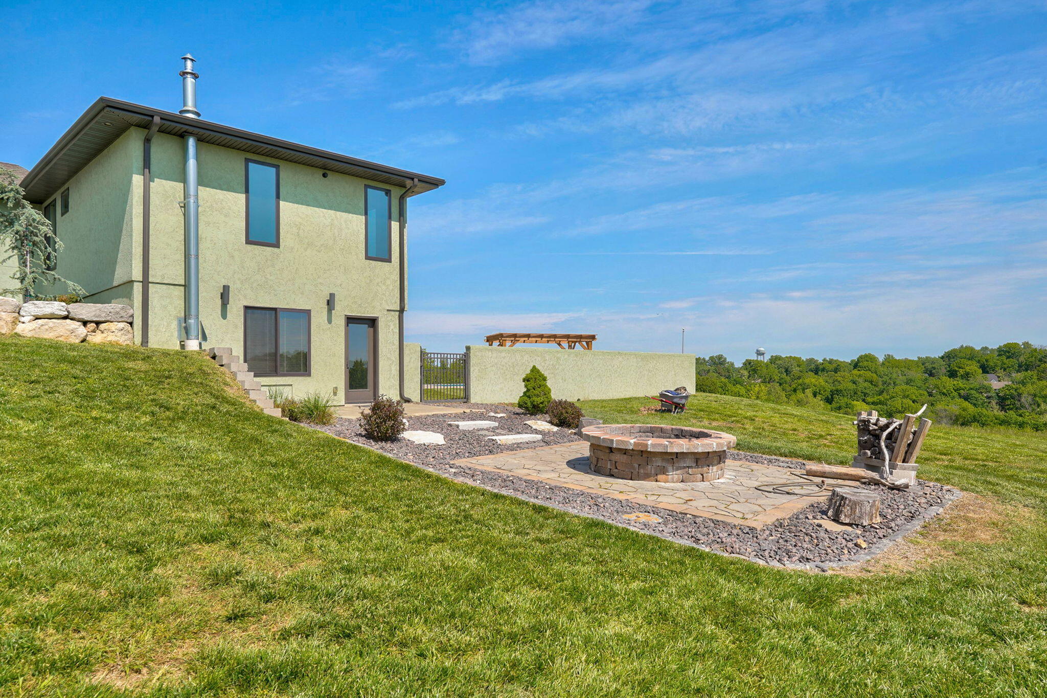 main property photo 47