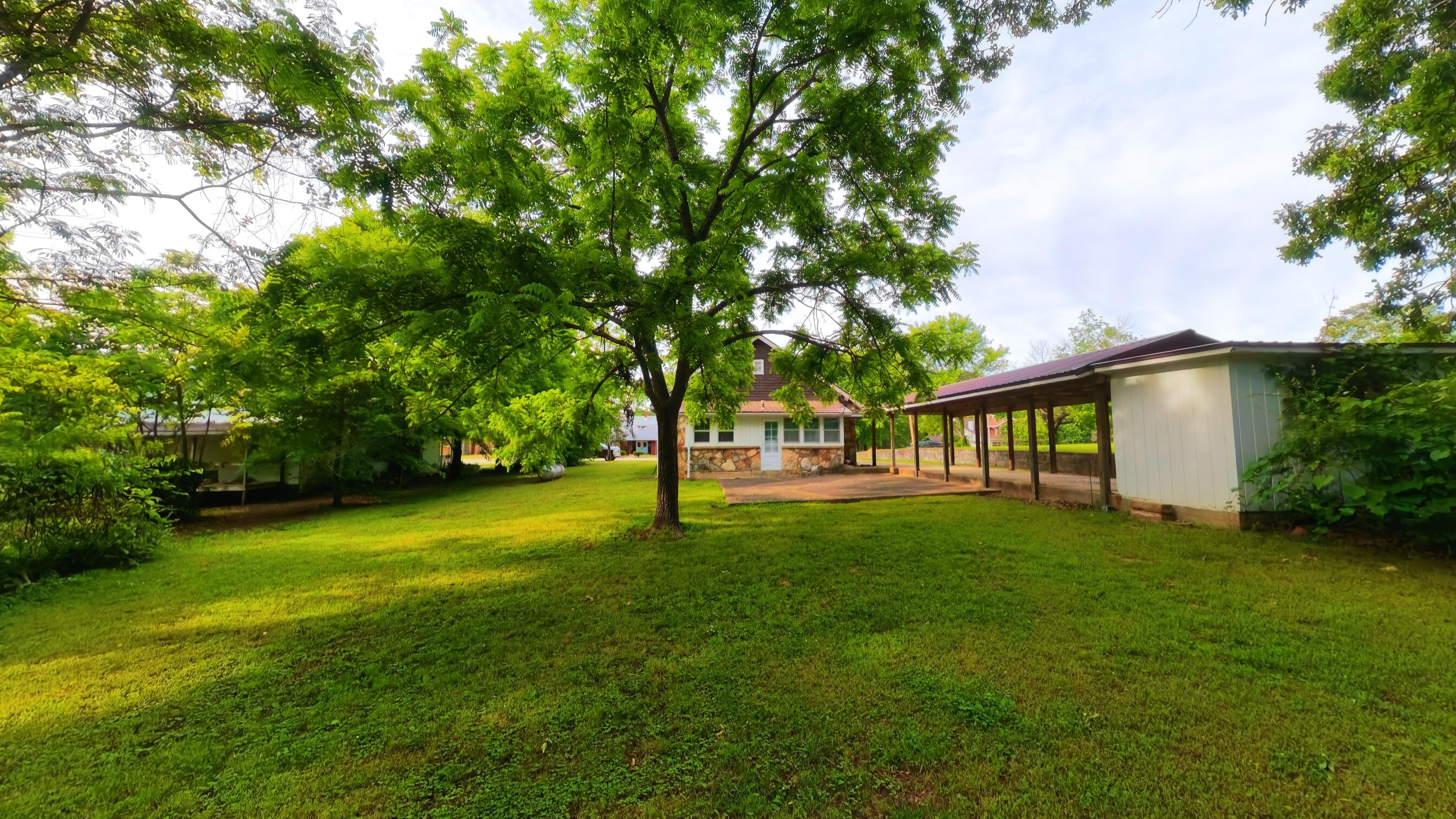 main property photo 40