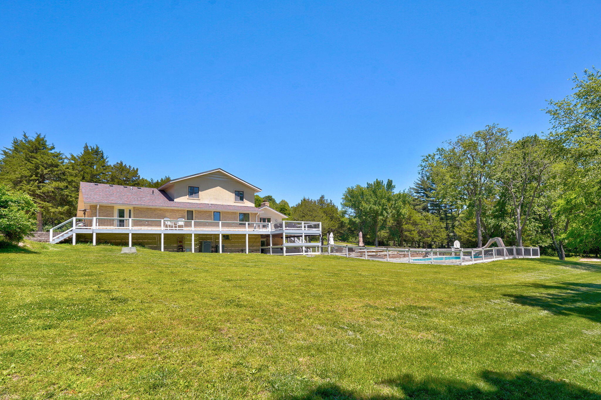 main property photo 34