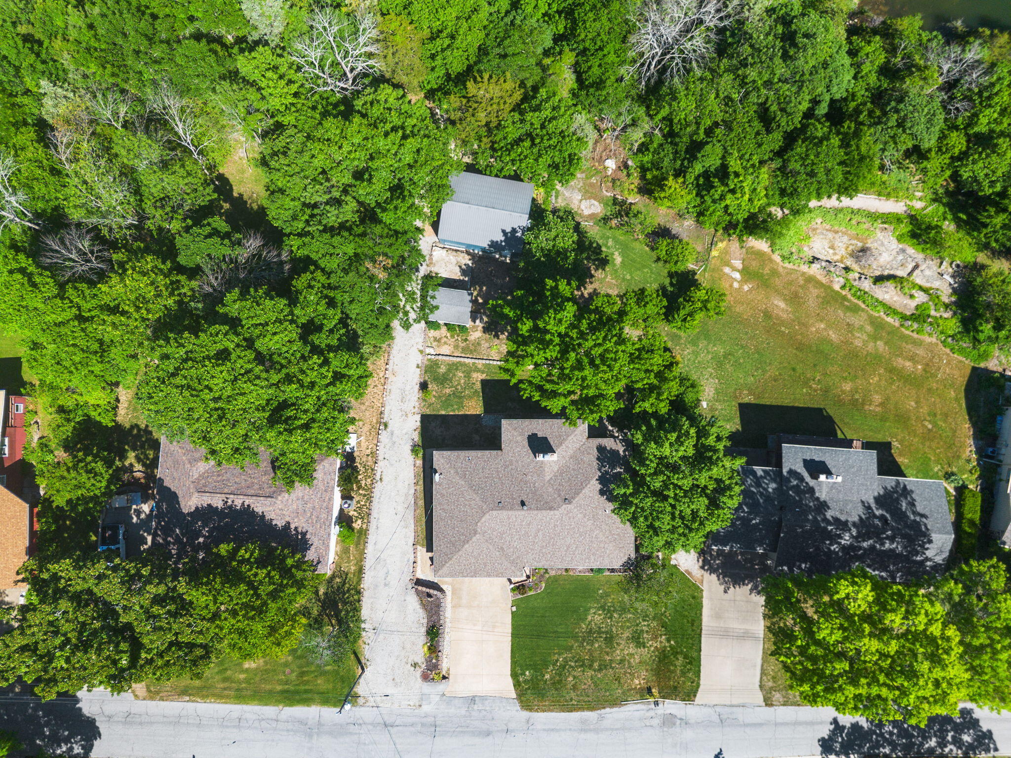 main property photo 34