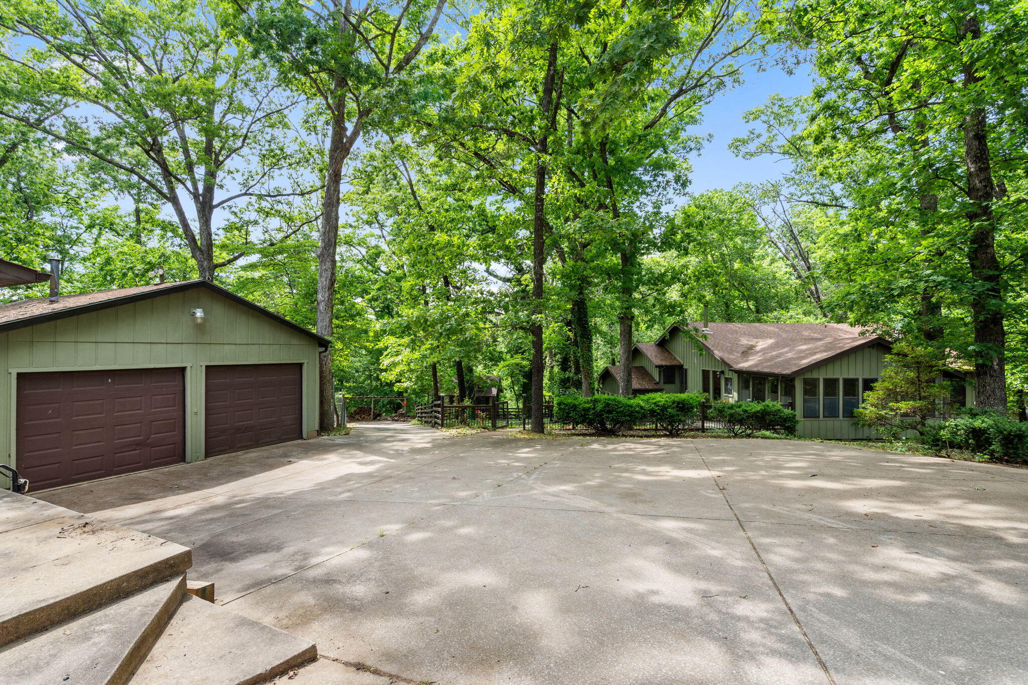 main property photo 18
