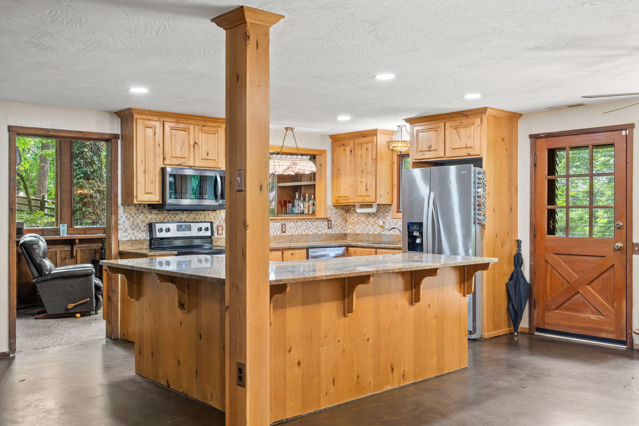 main property photo 31