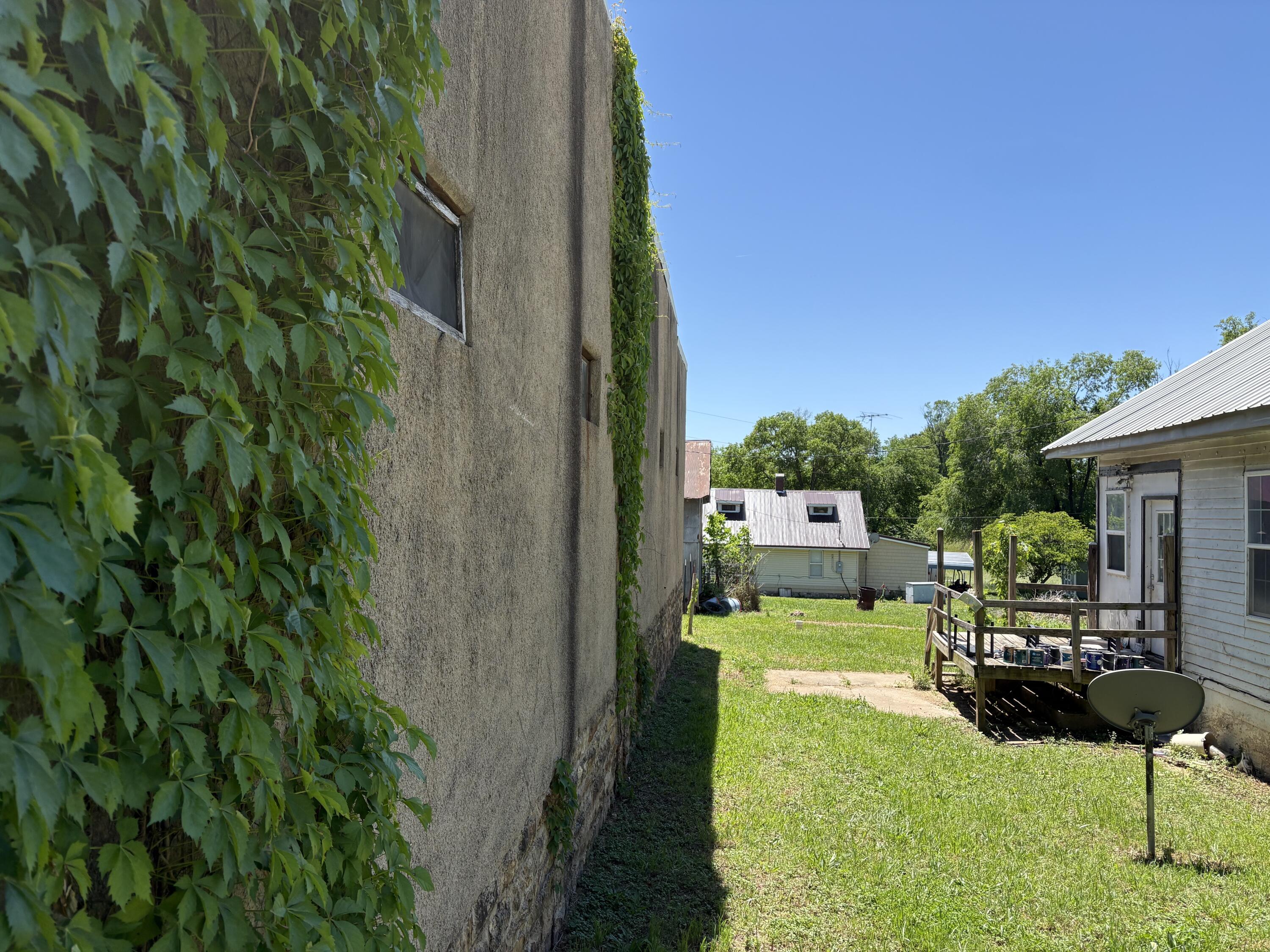 main property photo 10