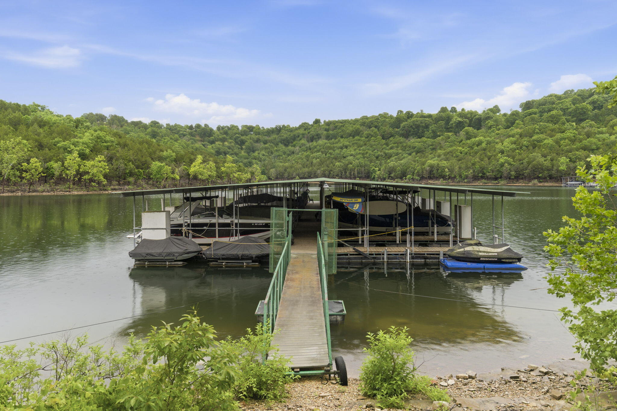 main property photo 40