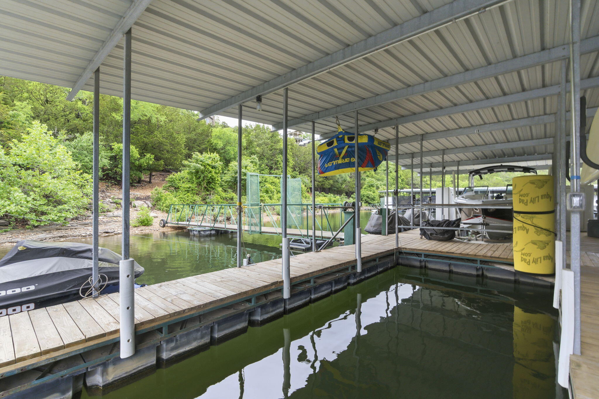 main property photo 45