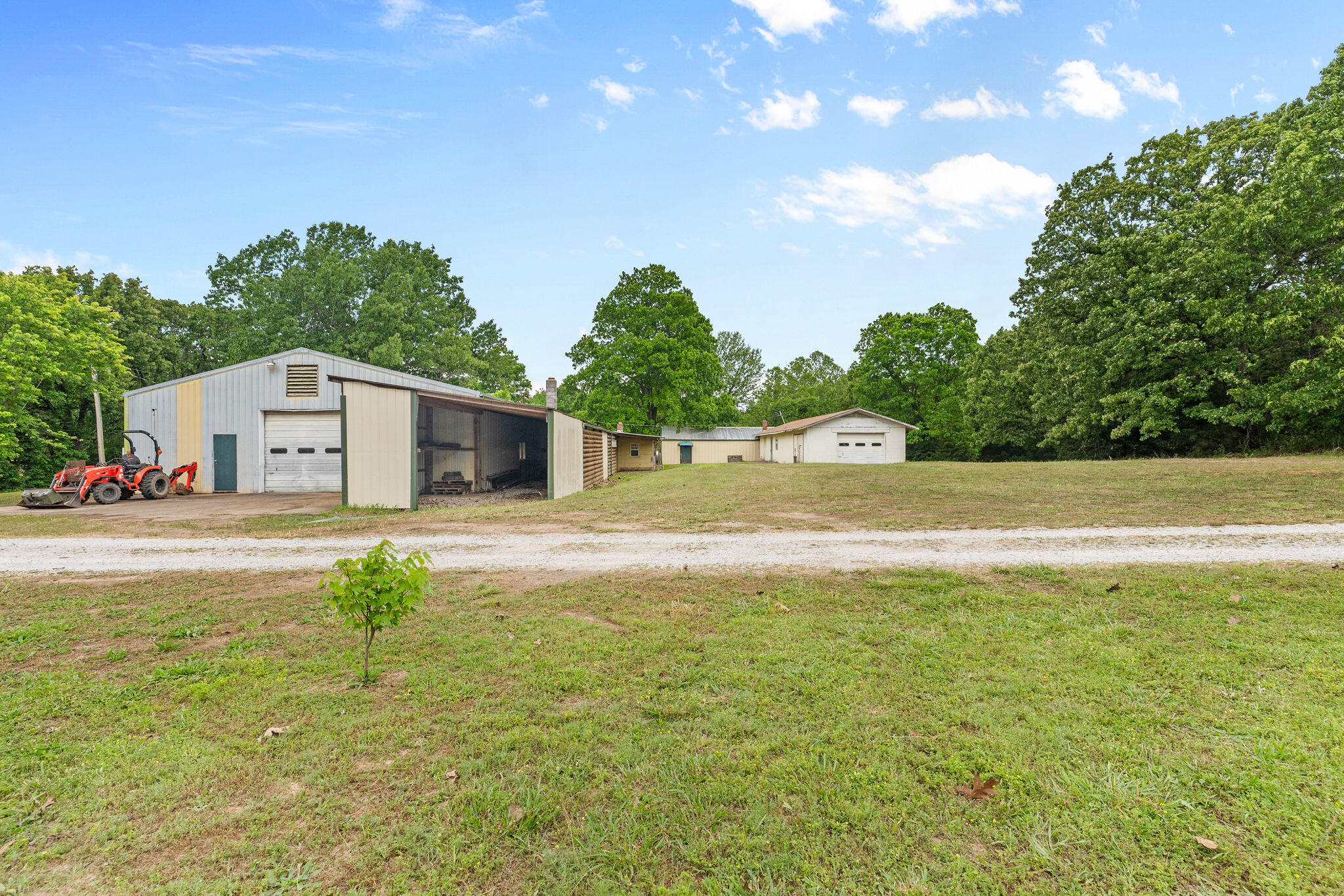 main property photo 30