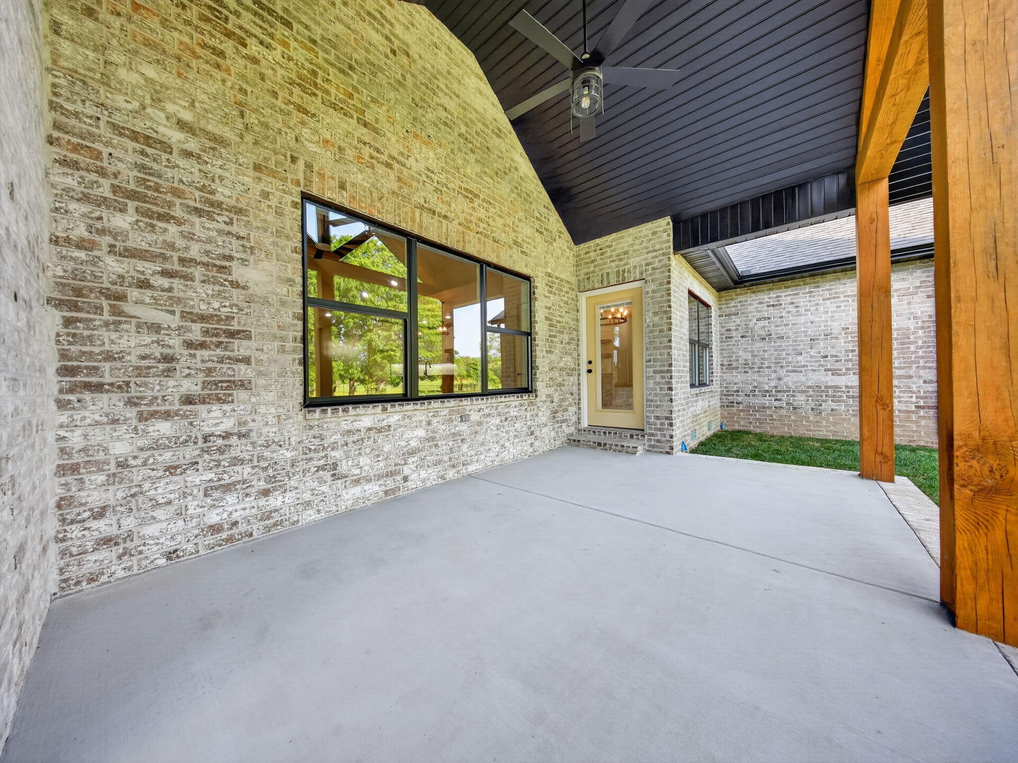 main property photo 41