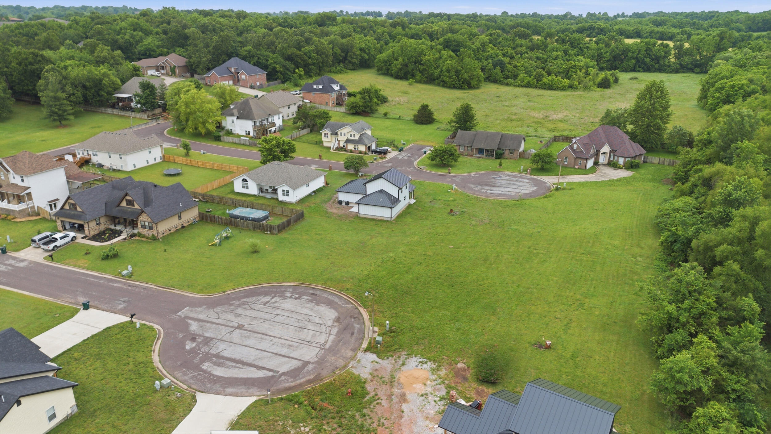 main property photo 41