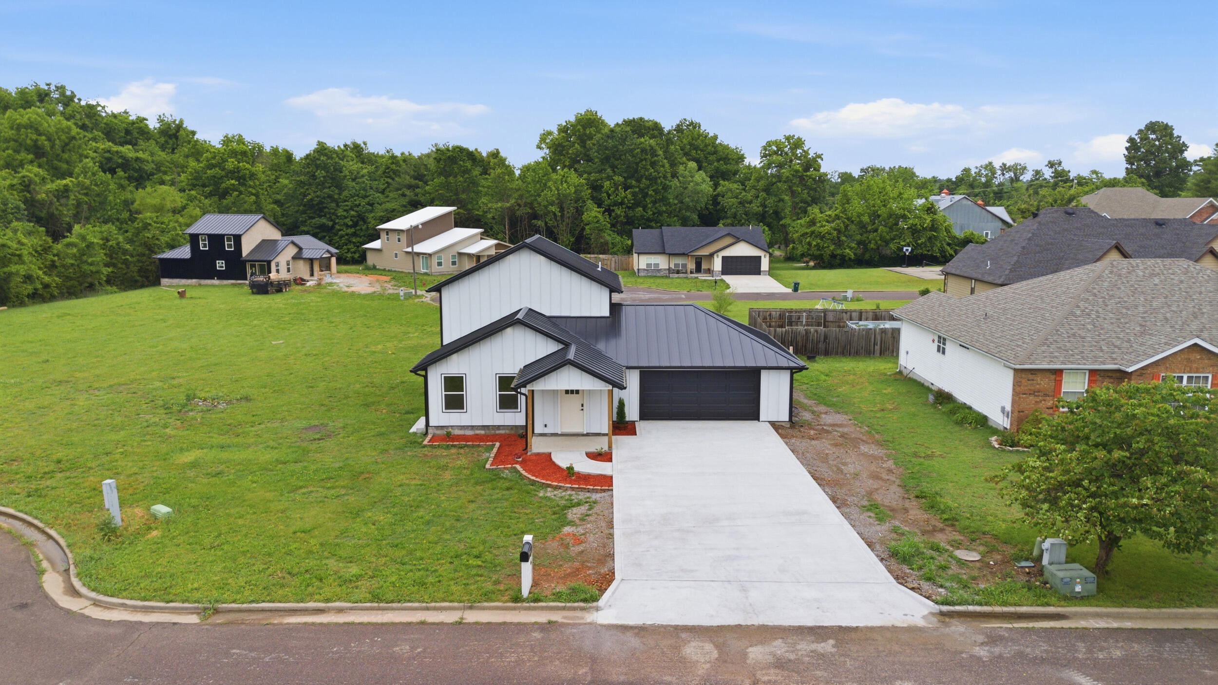 main property photo 45
