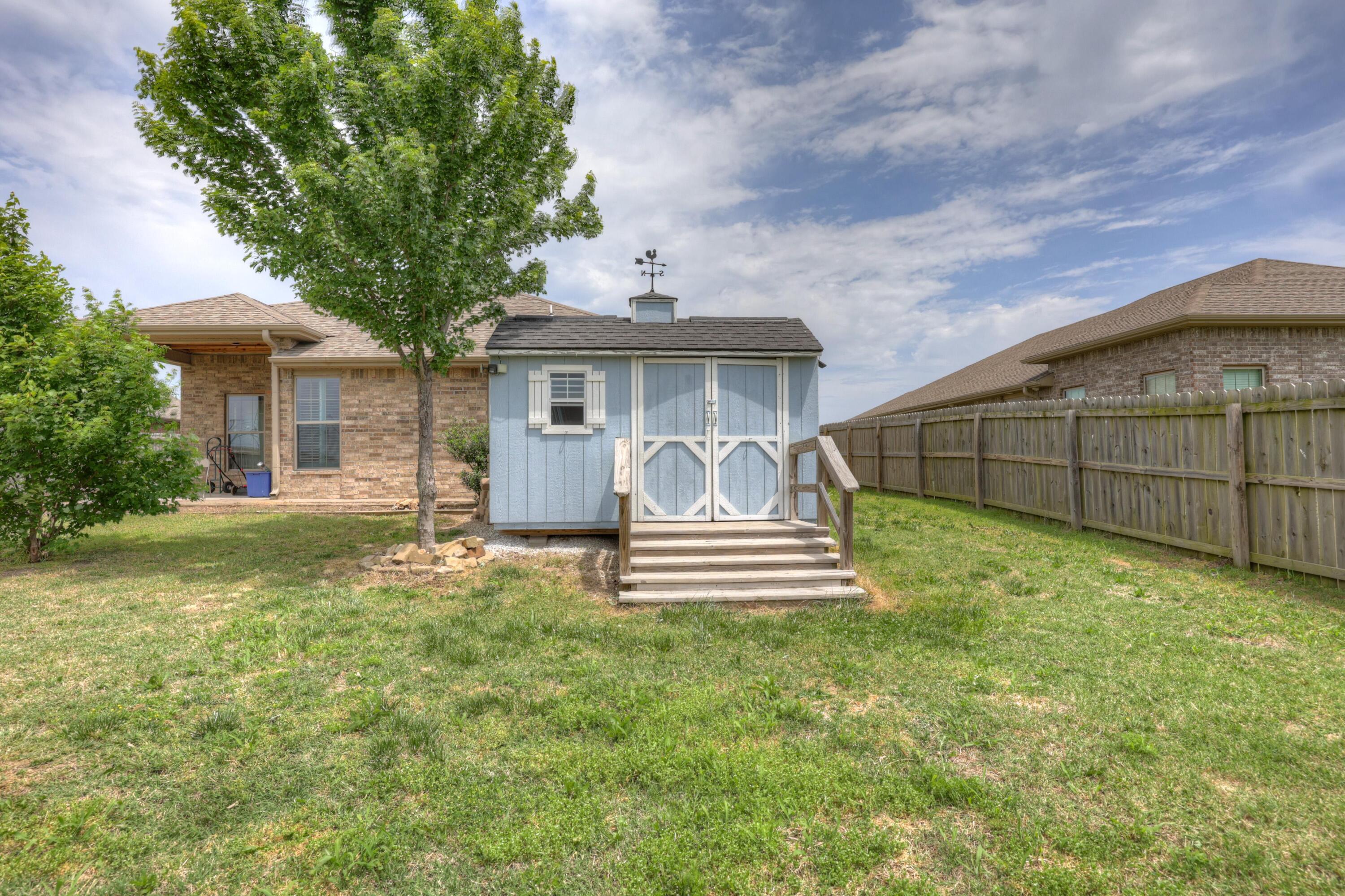 main property photo 6