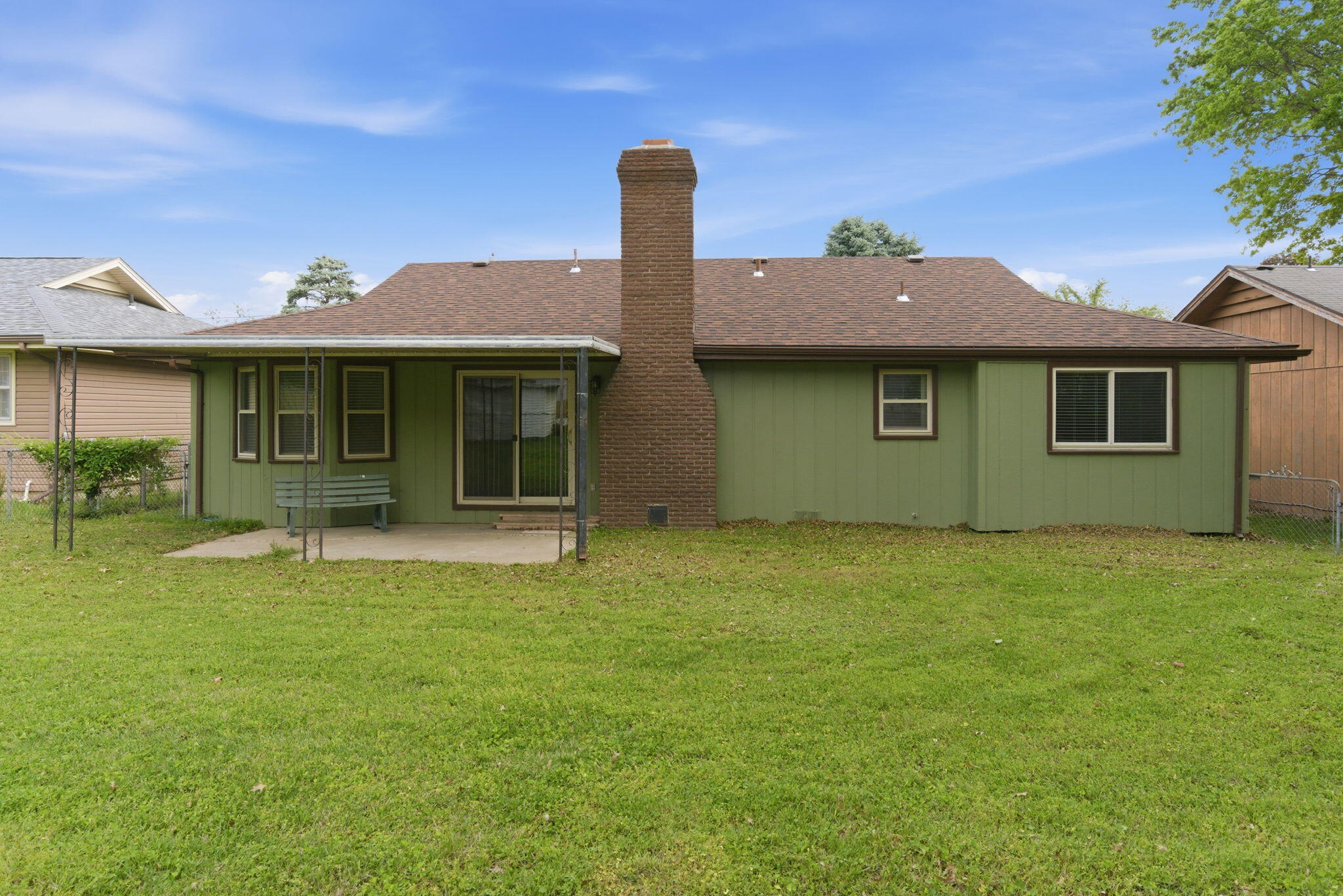 main property photo 23