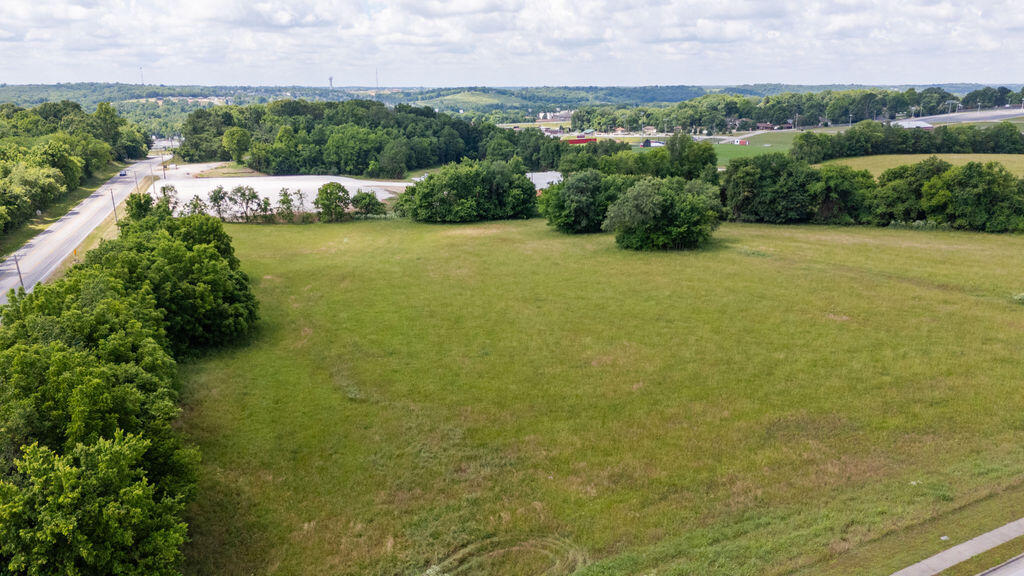 main property photo 6