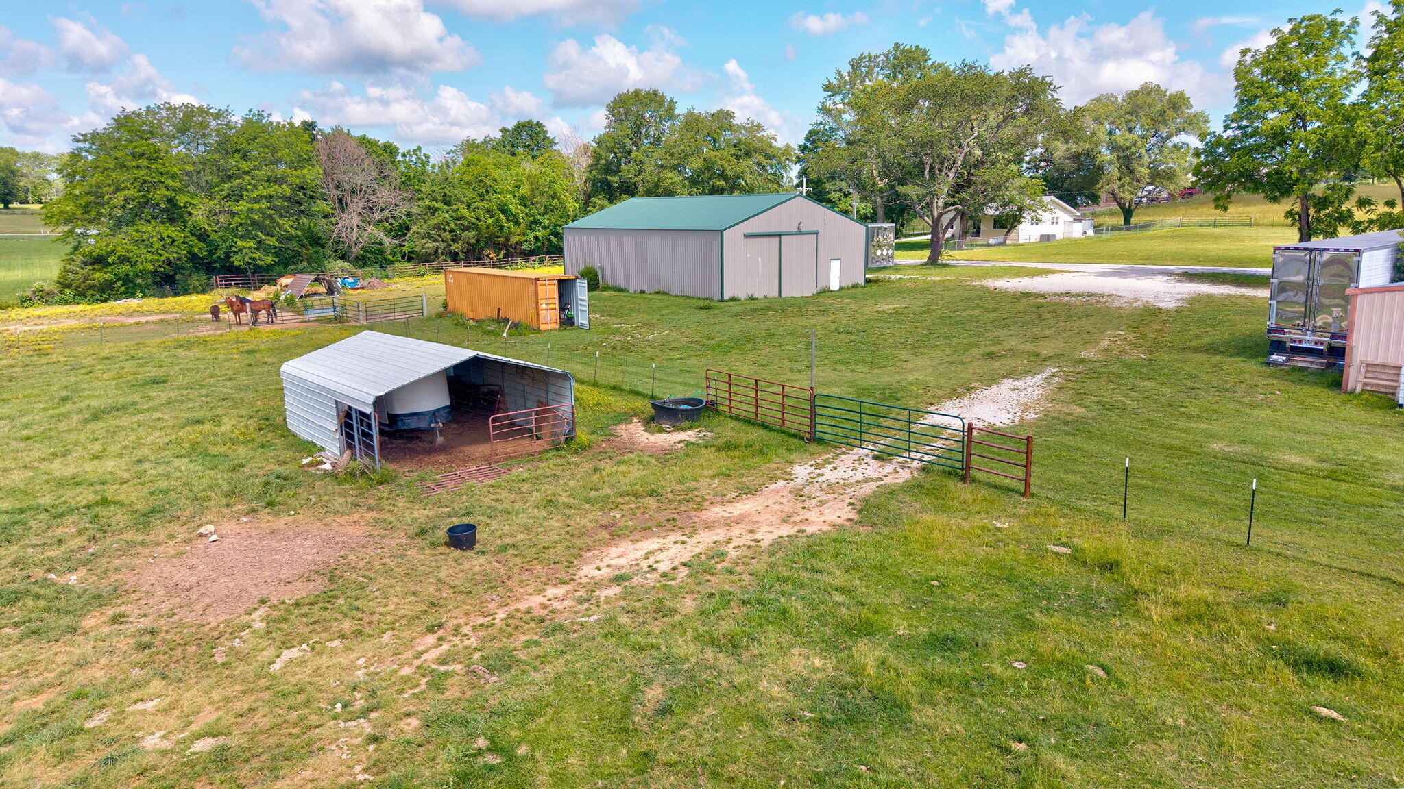 main property photo 13