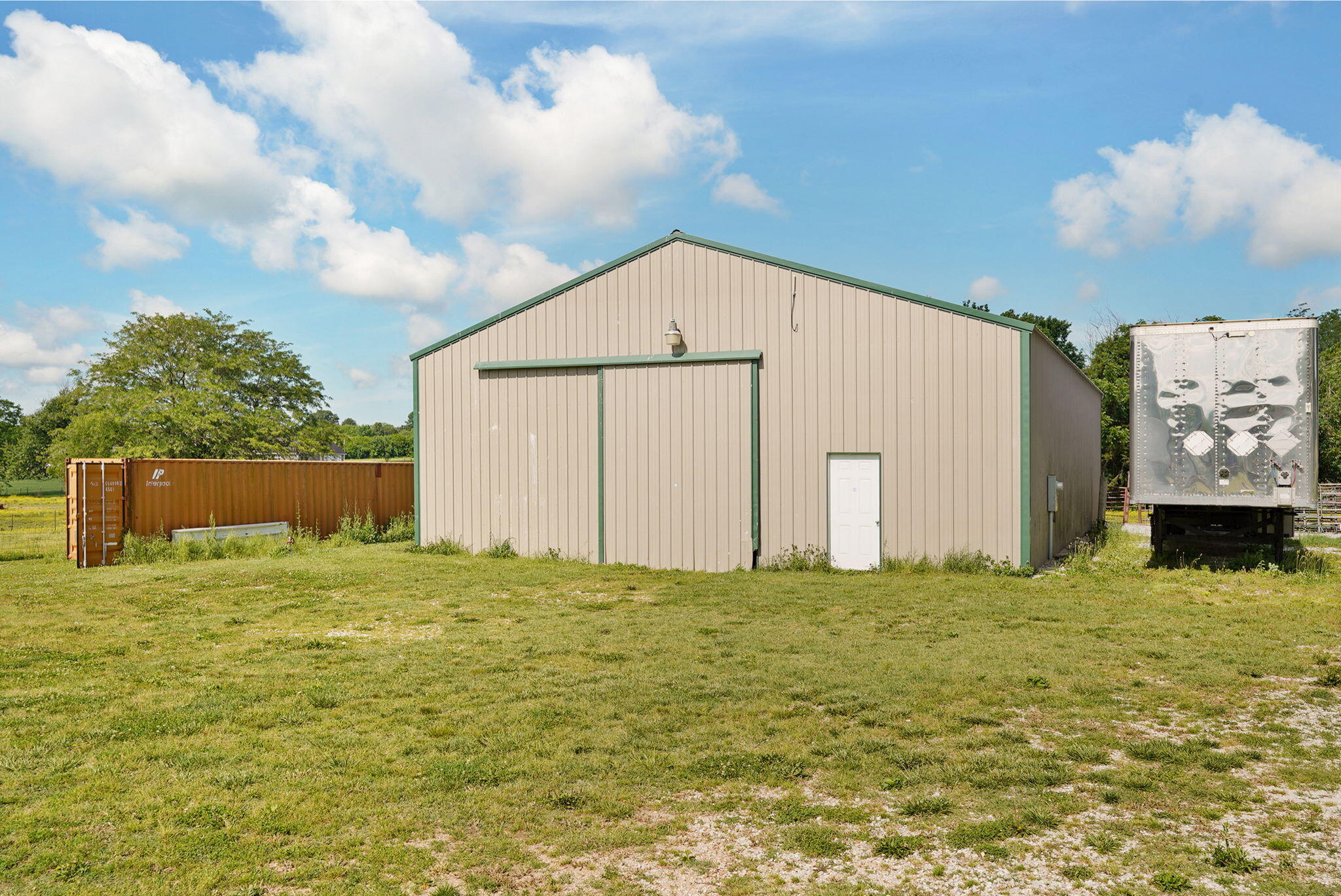 main property photo 25