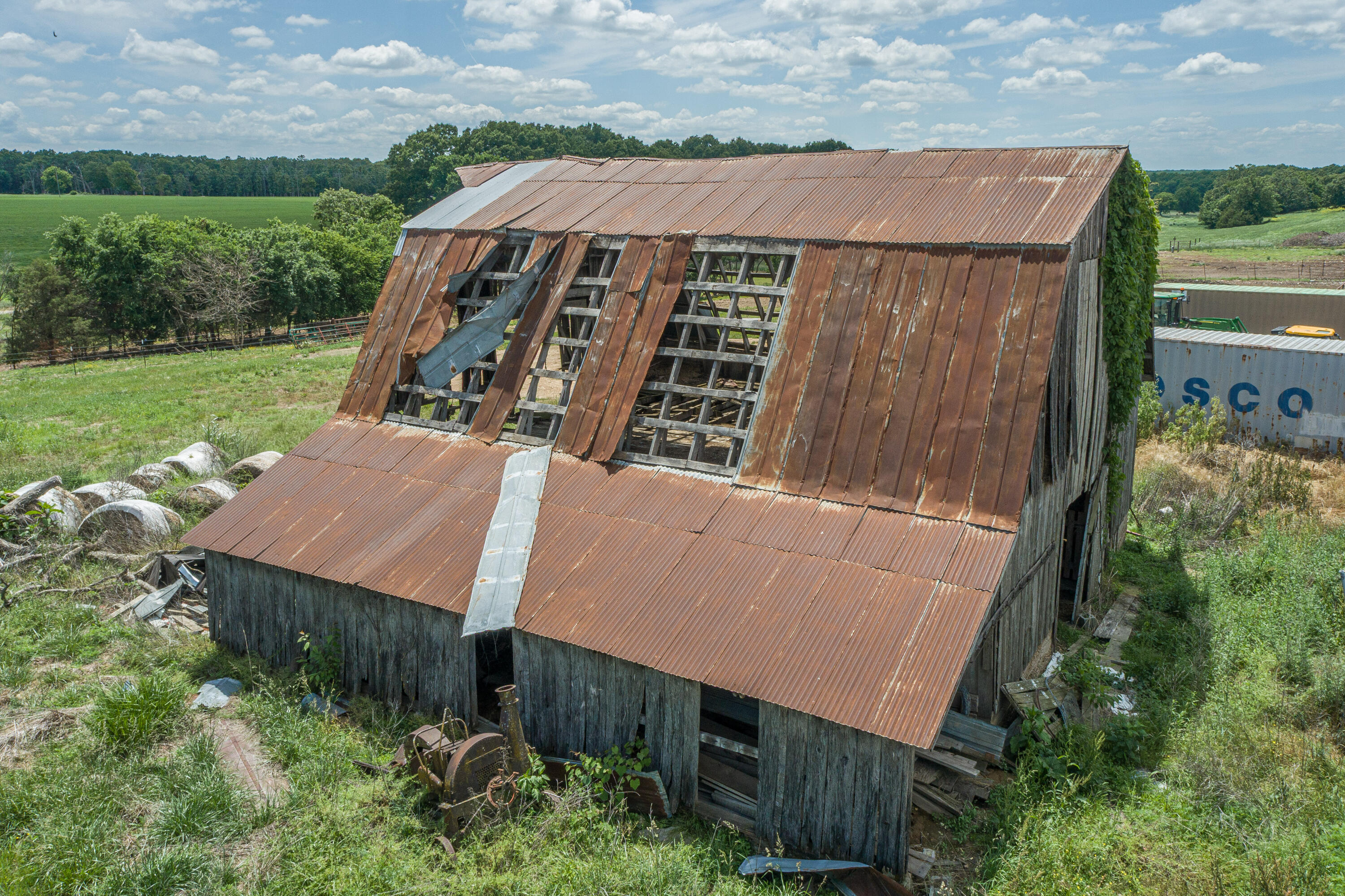main property photo 16