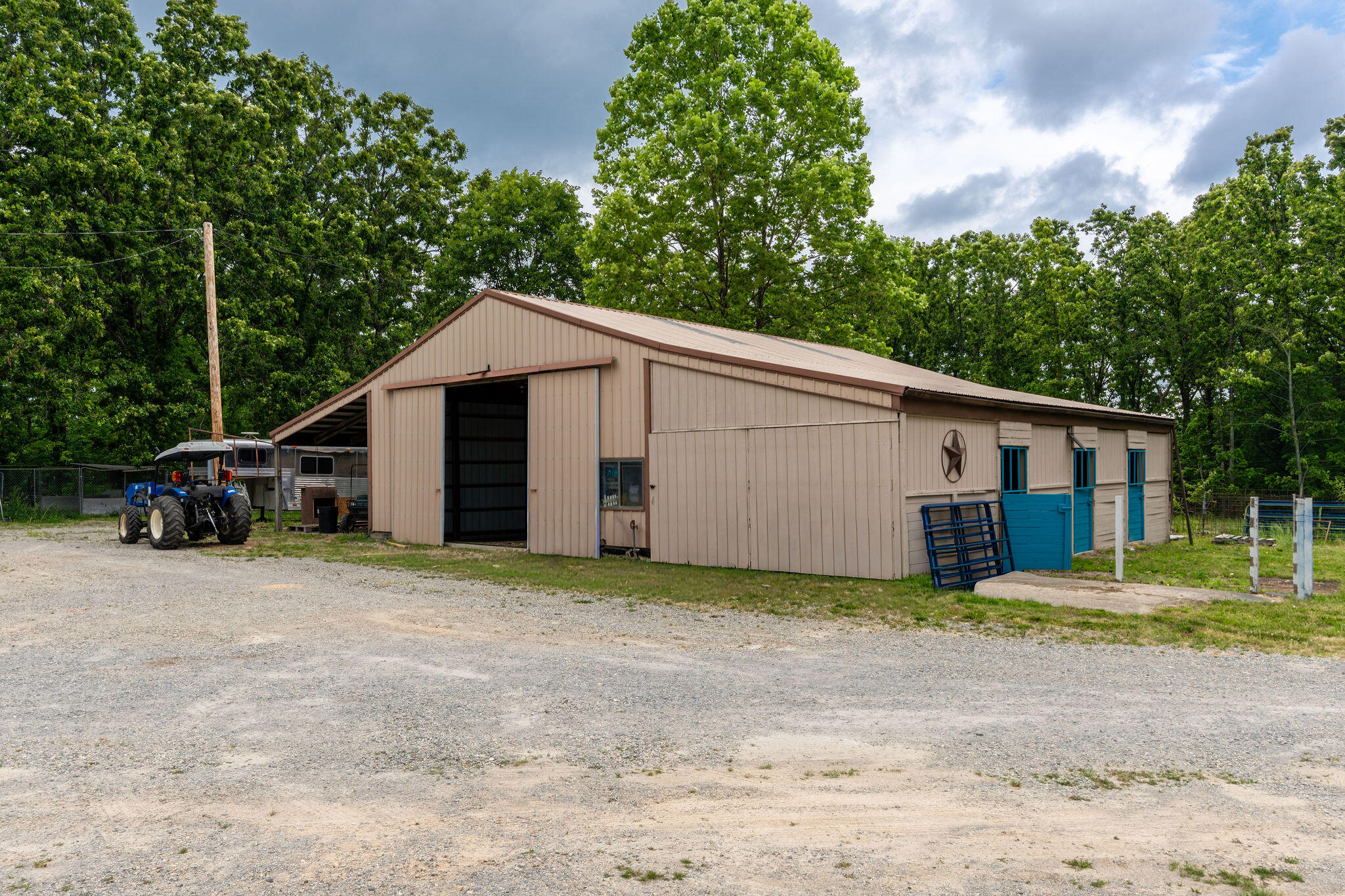 main property photo 26