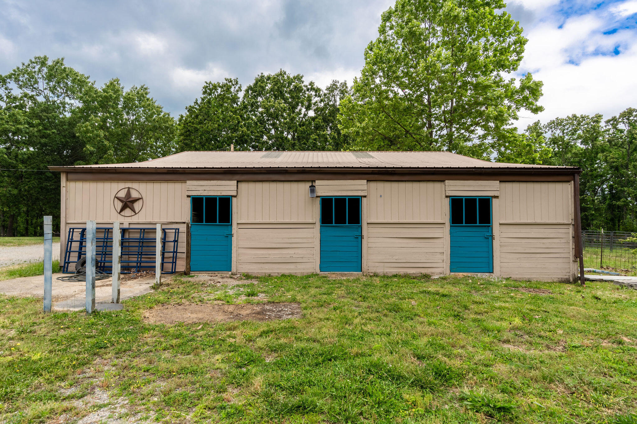 main property photo 27