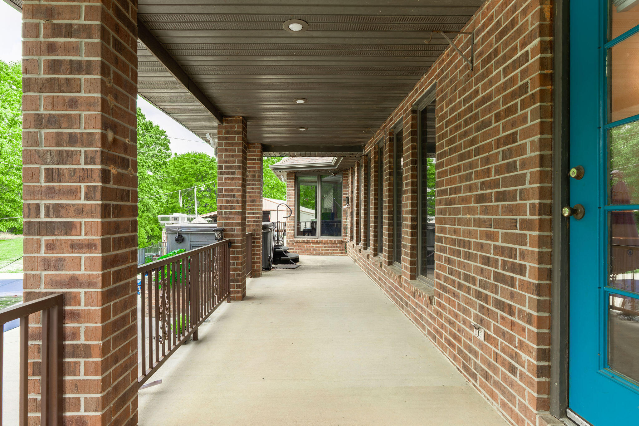 main property photo 28