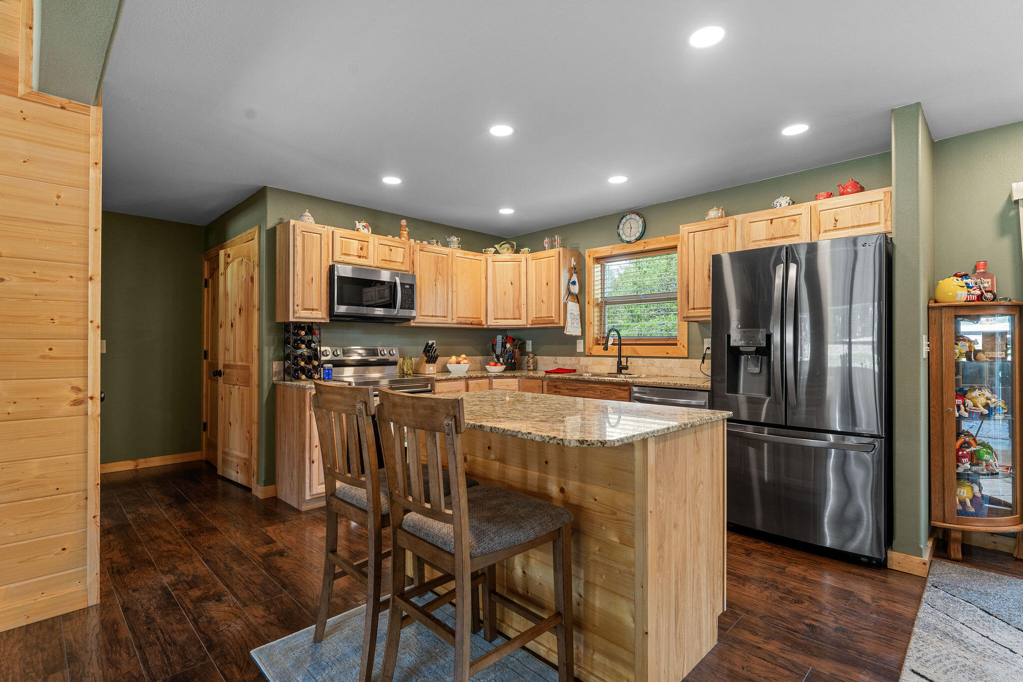 main property photo 7