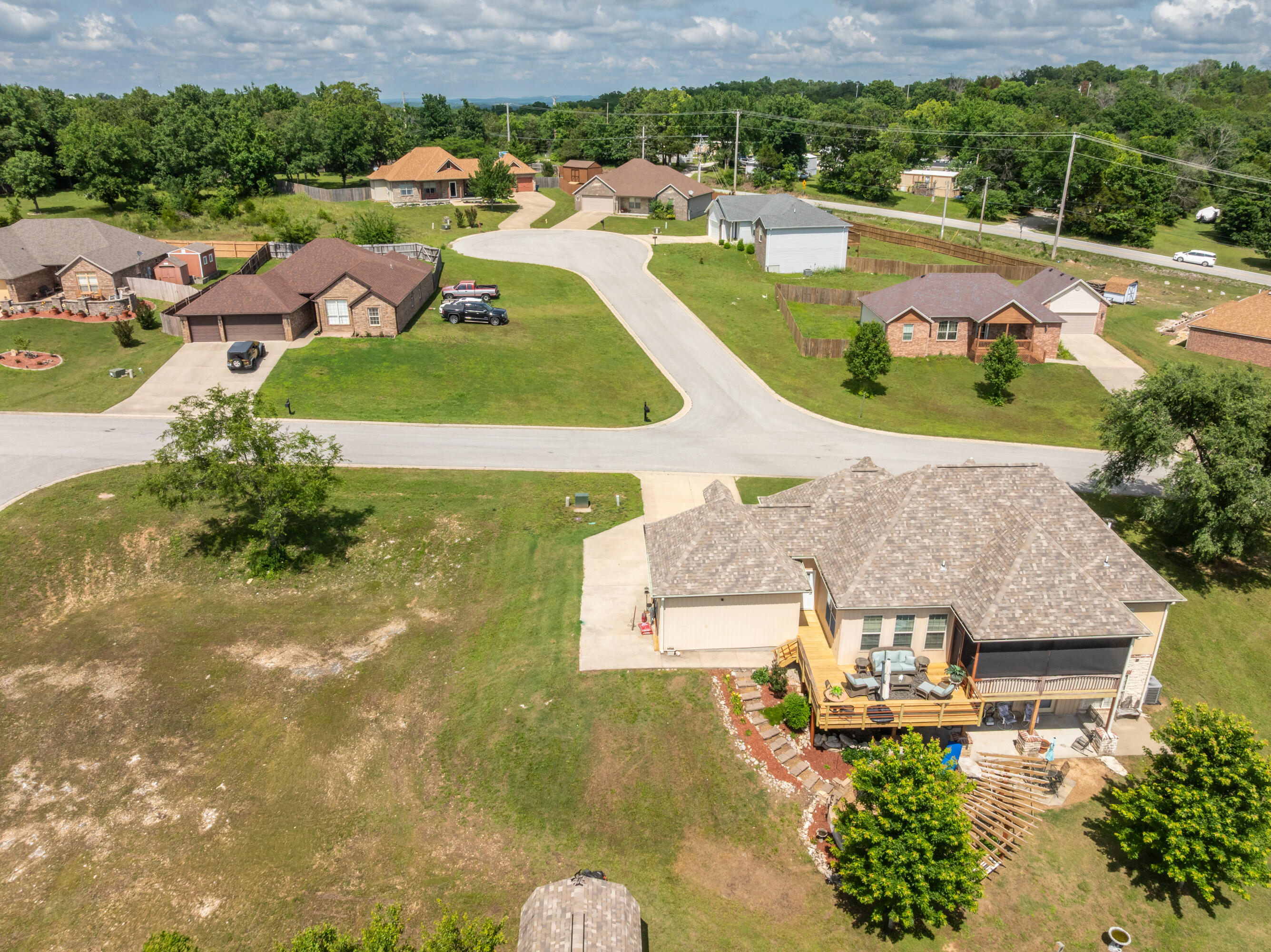 main property photo 45