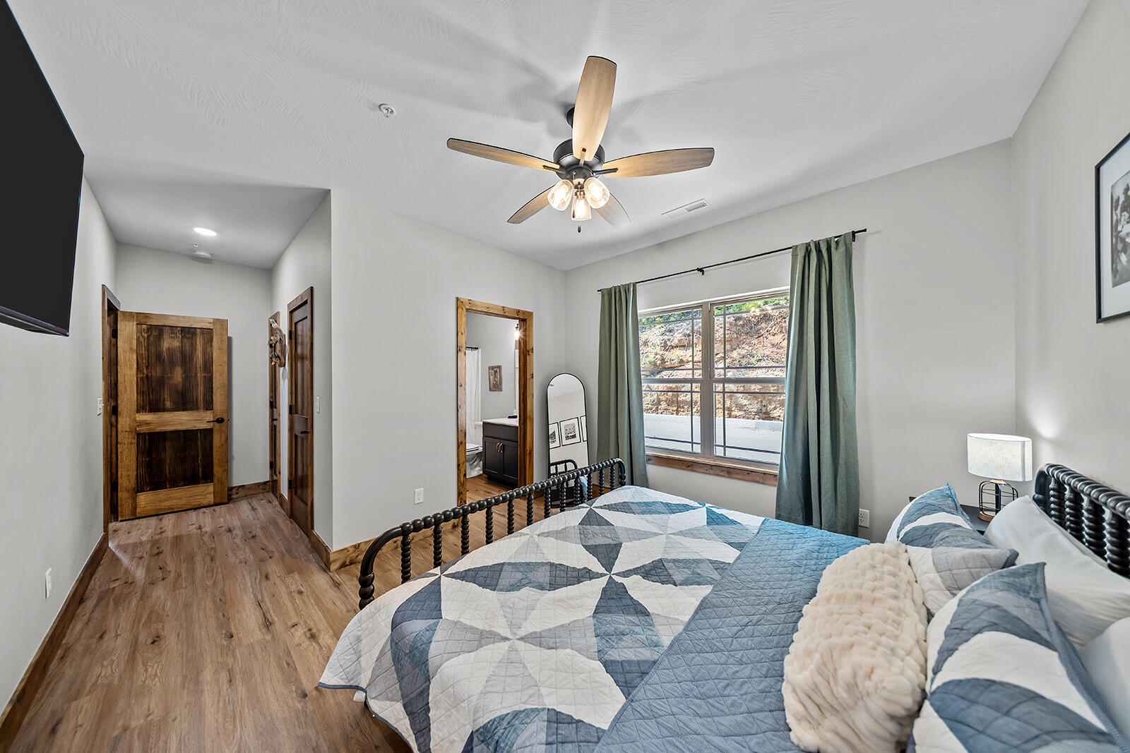main property photo 17
