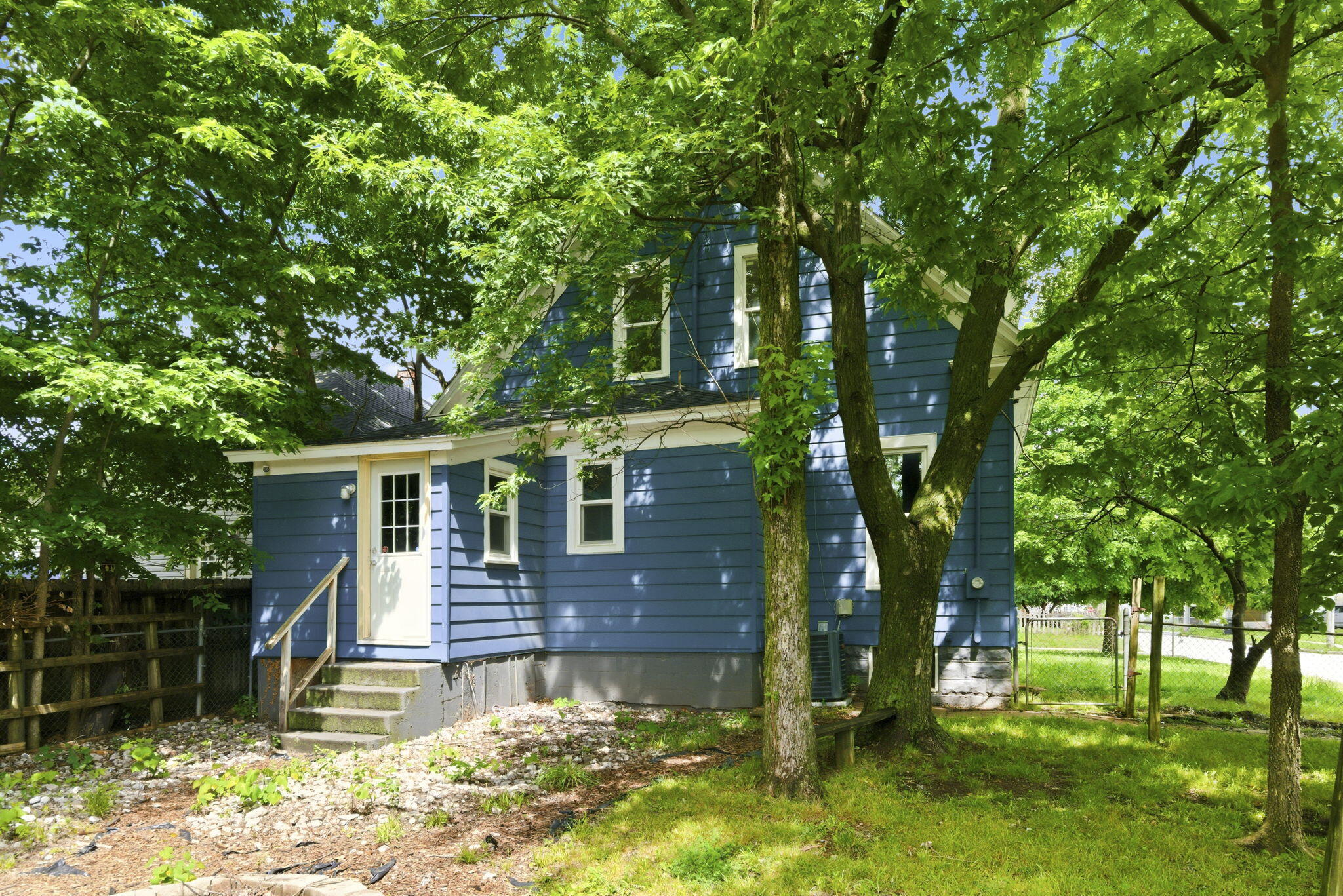 main property photo 33