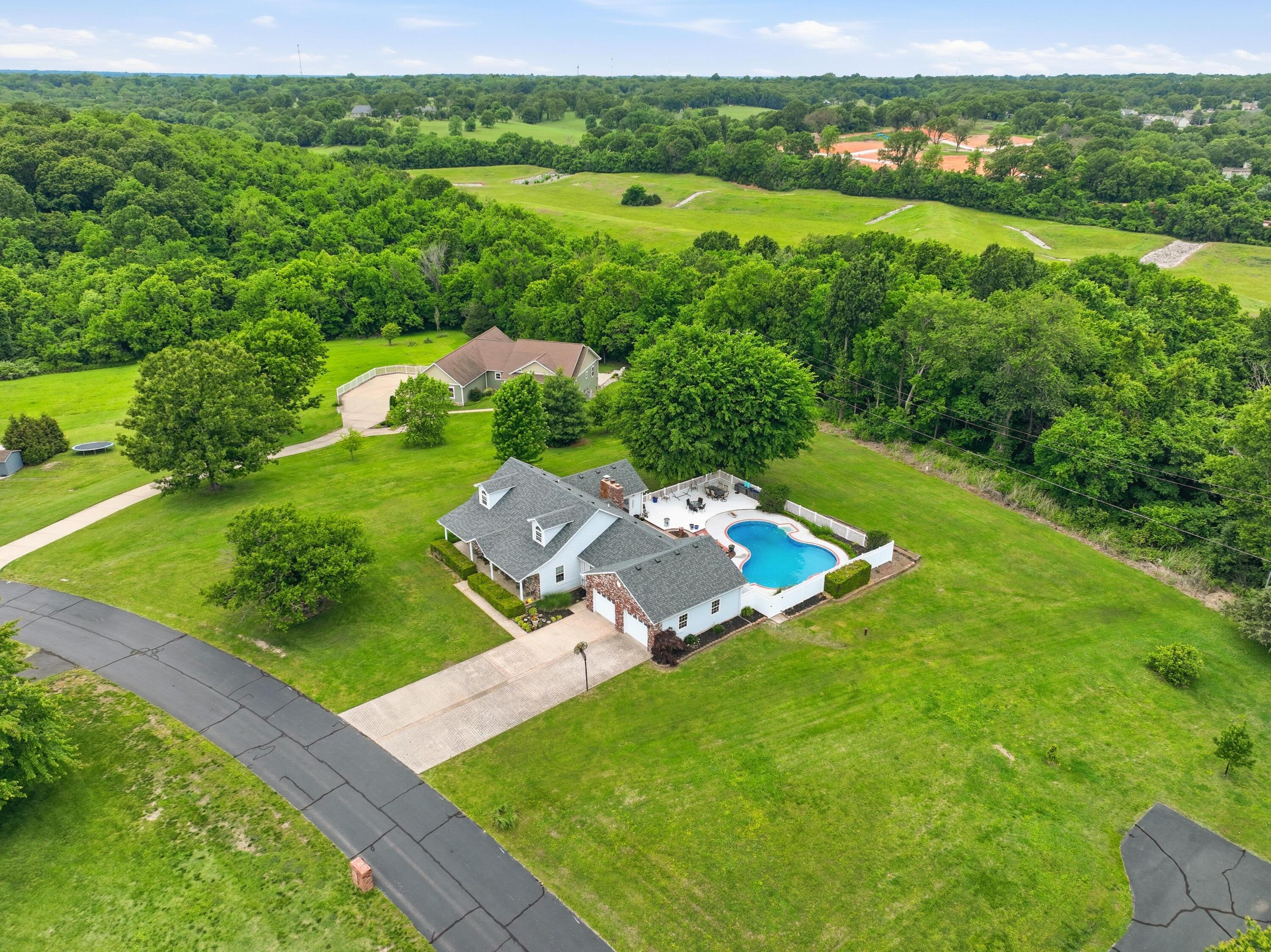 main property photo 3
